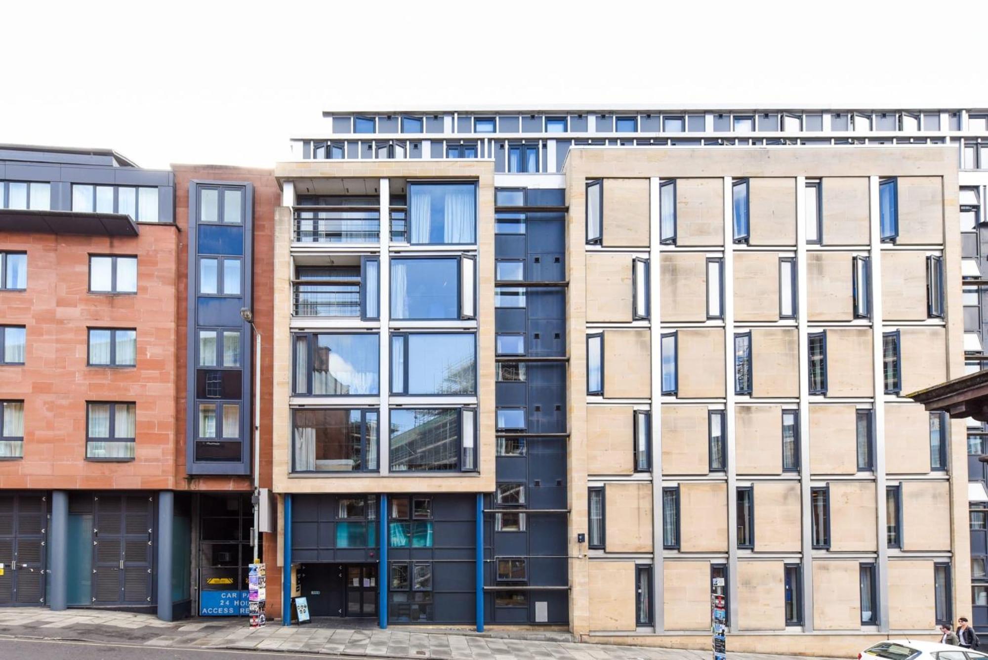 Ensuites in Portsburgh Court Edinburgh