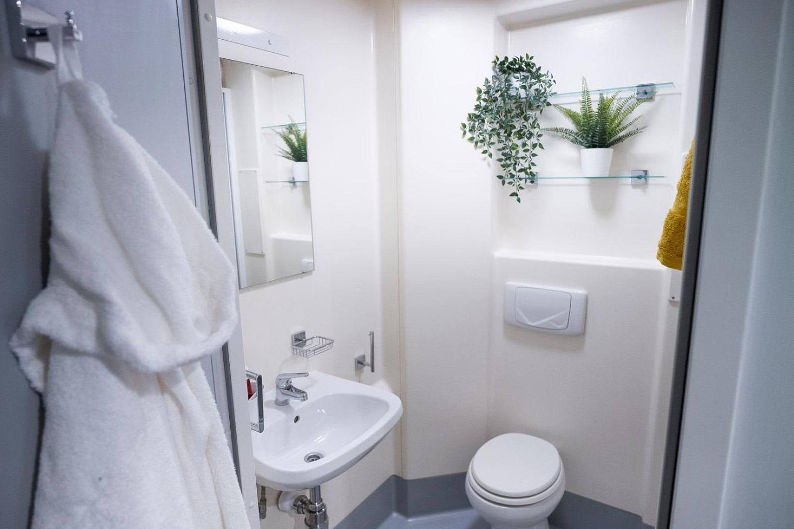 Ensuites in Portsburgh Court Edinburgh