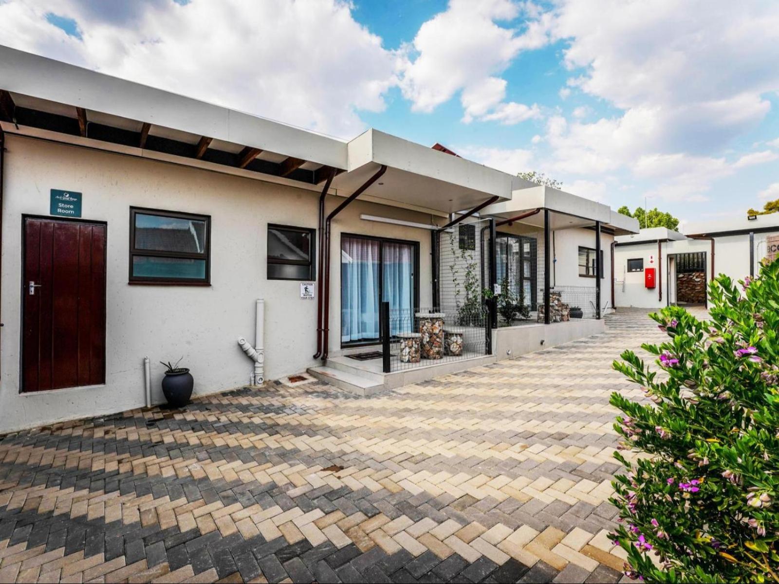 Ava Guest House
