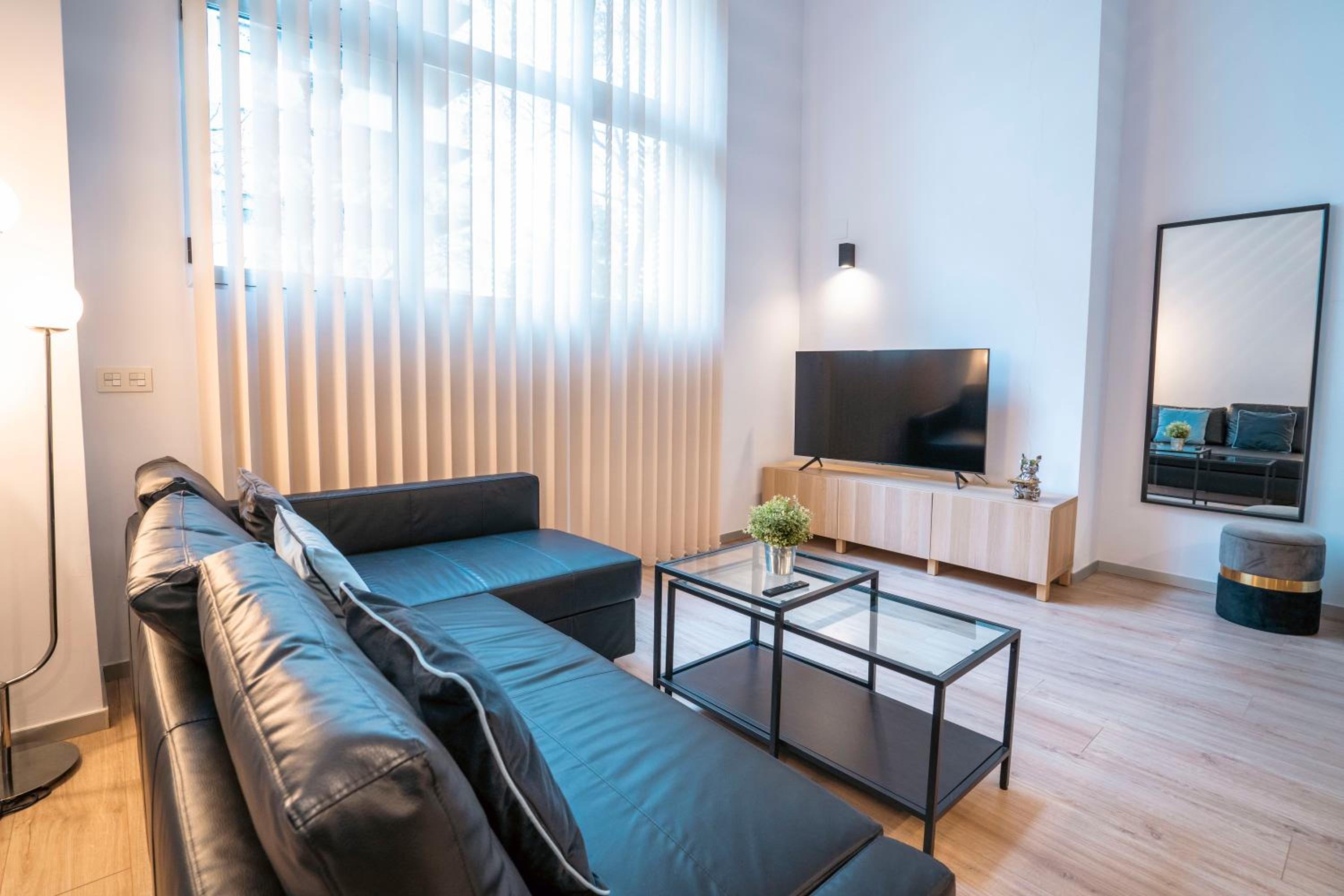 WeRentVLC - Espectacular Loft Duplex 1 hab photo 2