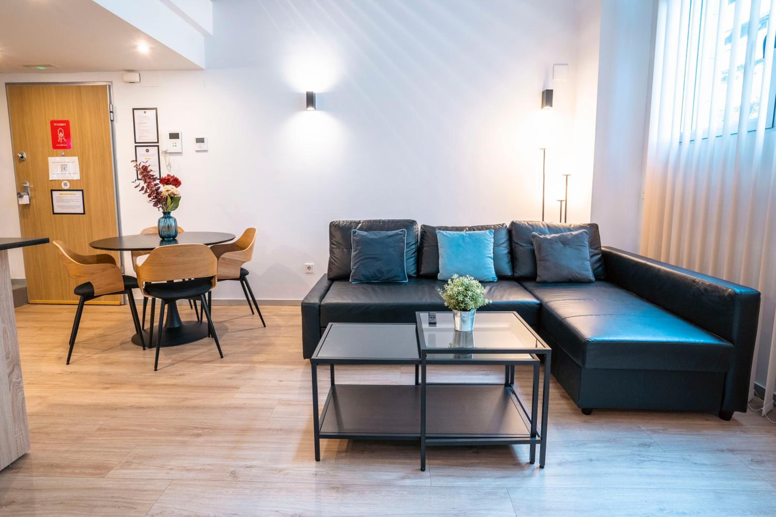 WeRentVLC - Espectacular Loft Duplex 1 hab photo 3