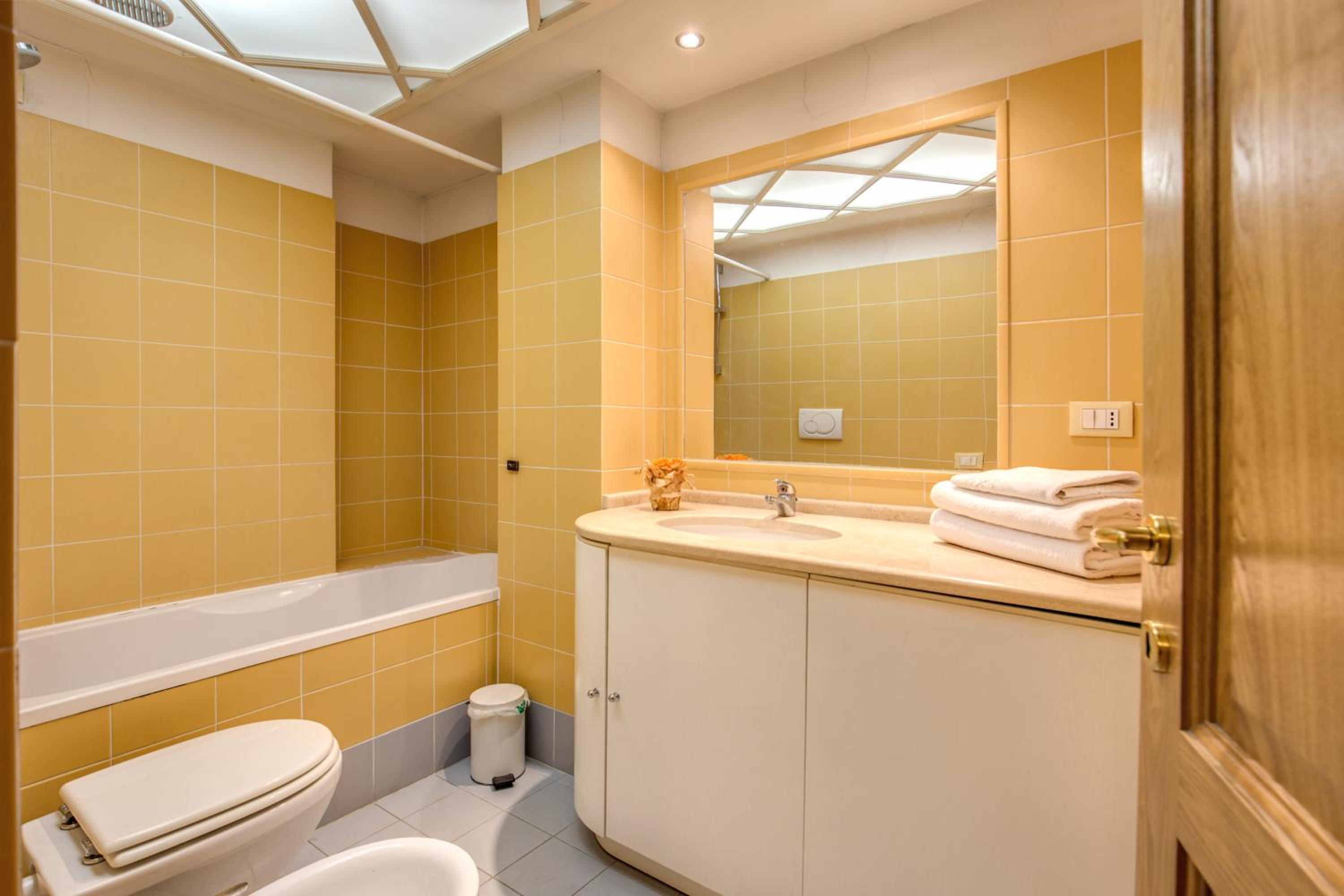 M&L Apartments - Ardesia Colosseo