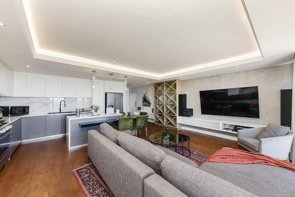Luxury Penthouse in Woodstock