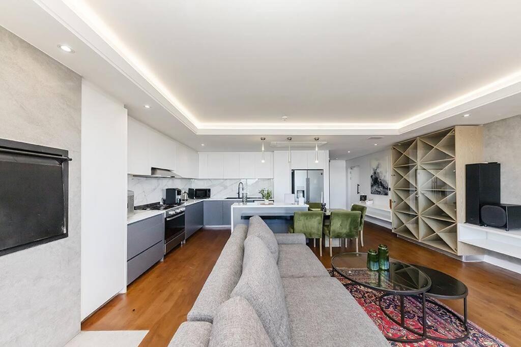 Luxury Penthouse in Woodstock