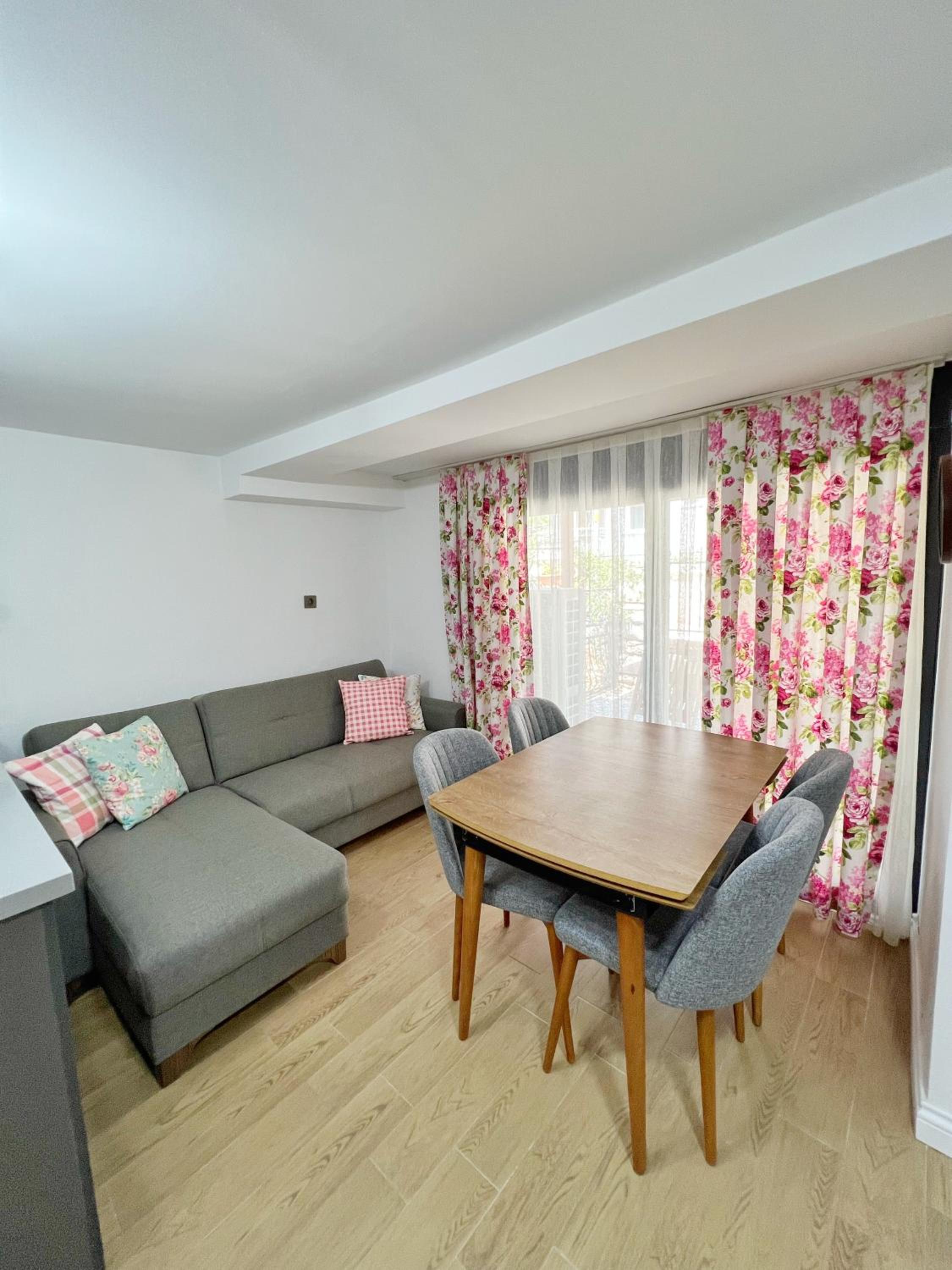 Gül Villa Marmaris Daily Weekly Rentals view 3