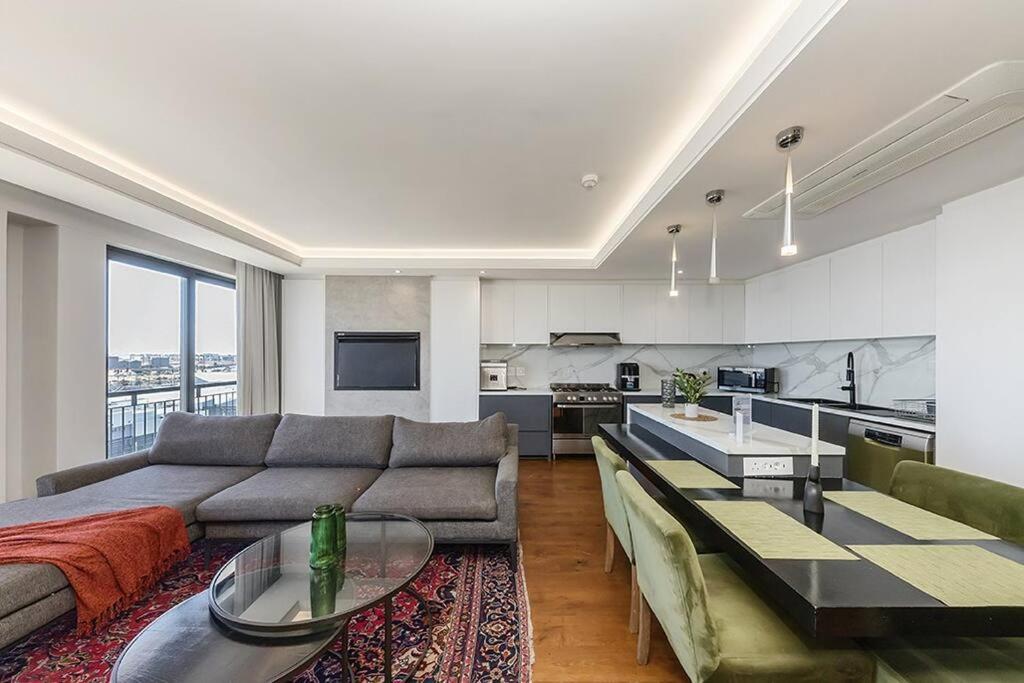 Luxury Penthouse in Woodstock