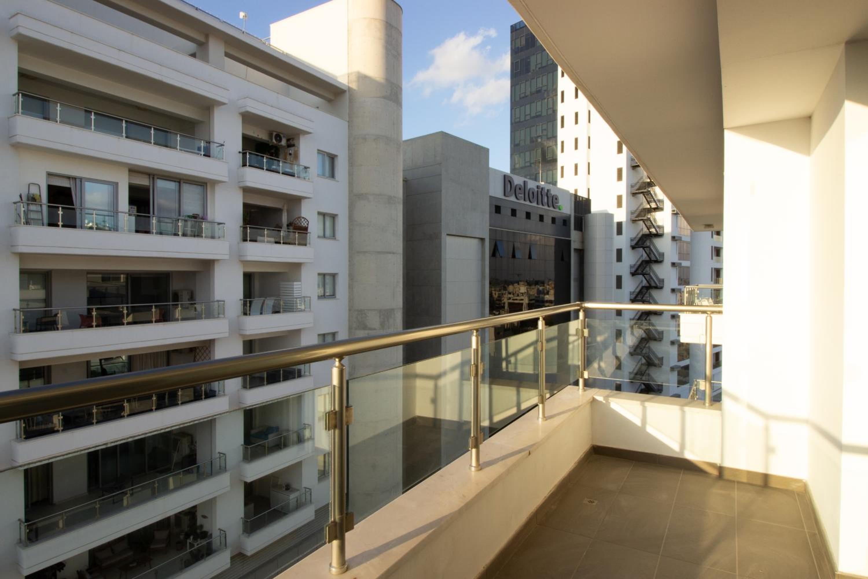 Top Floor Gem: 3BR, Huge Veranda