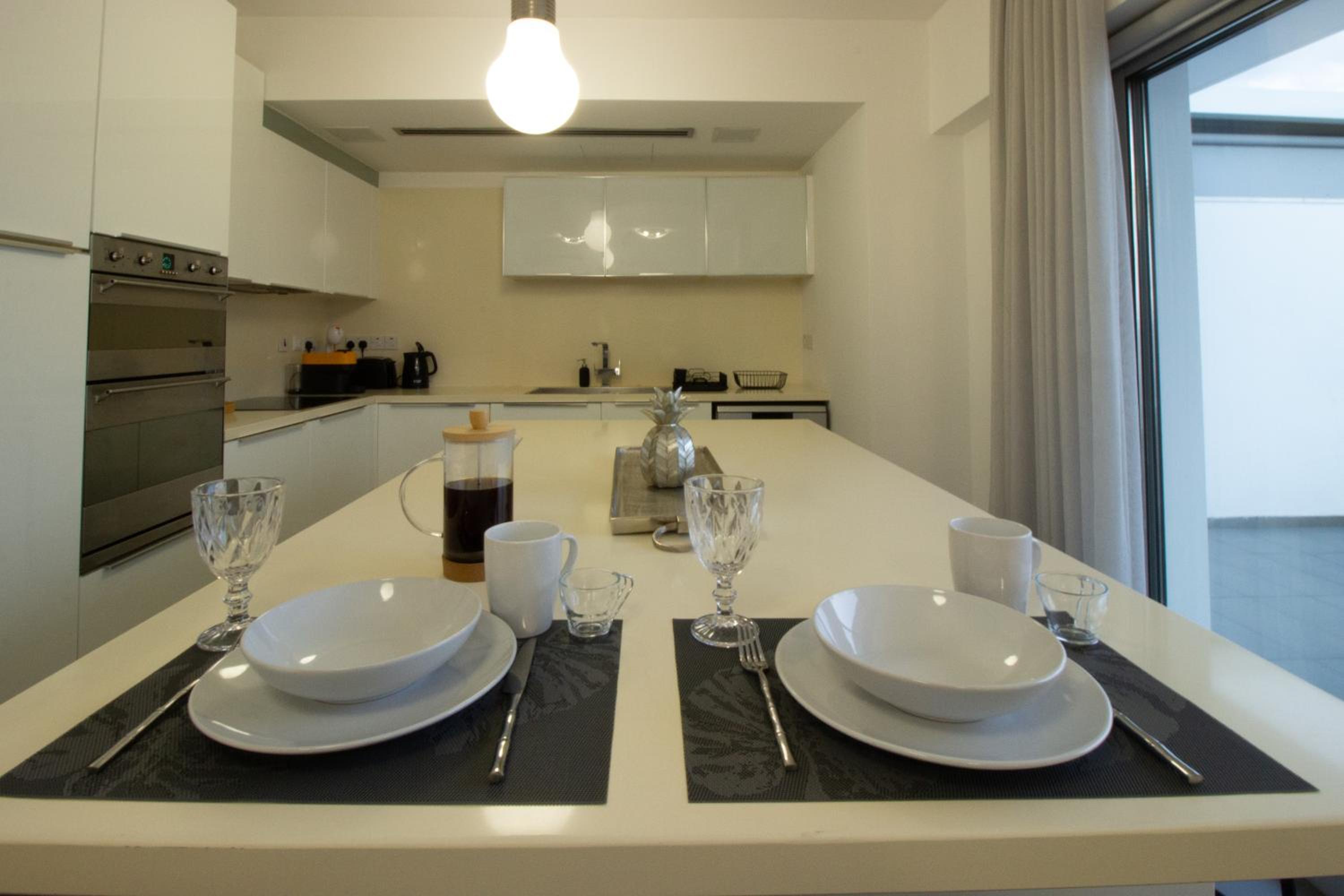 Top Floor Gem: 3BR, Huge Veranda