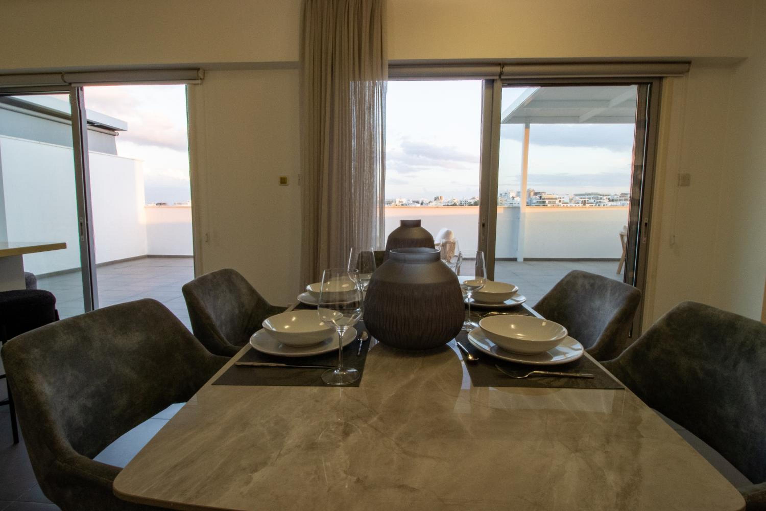 Top Floor Gem: 3BR, Huge Veranda