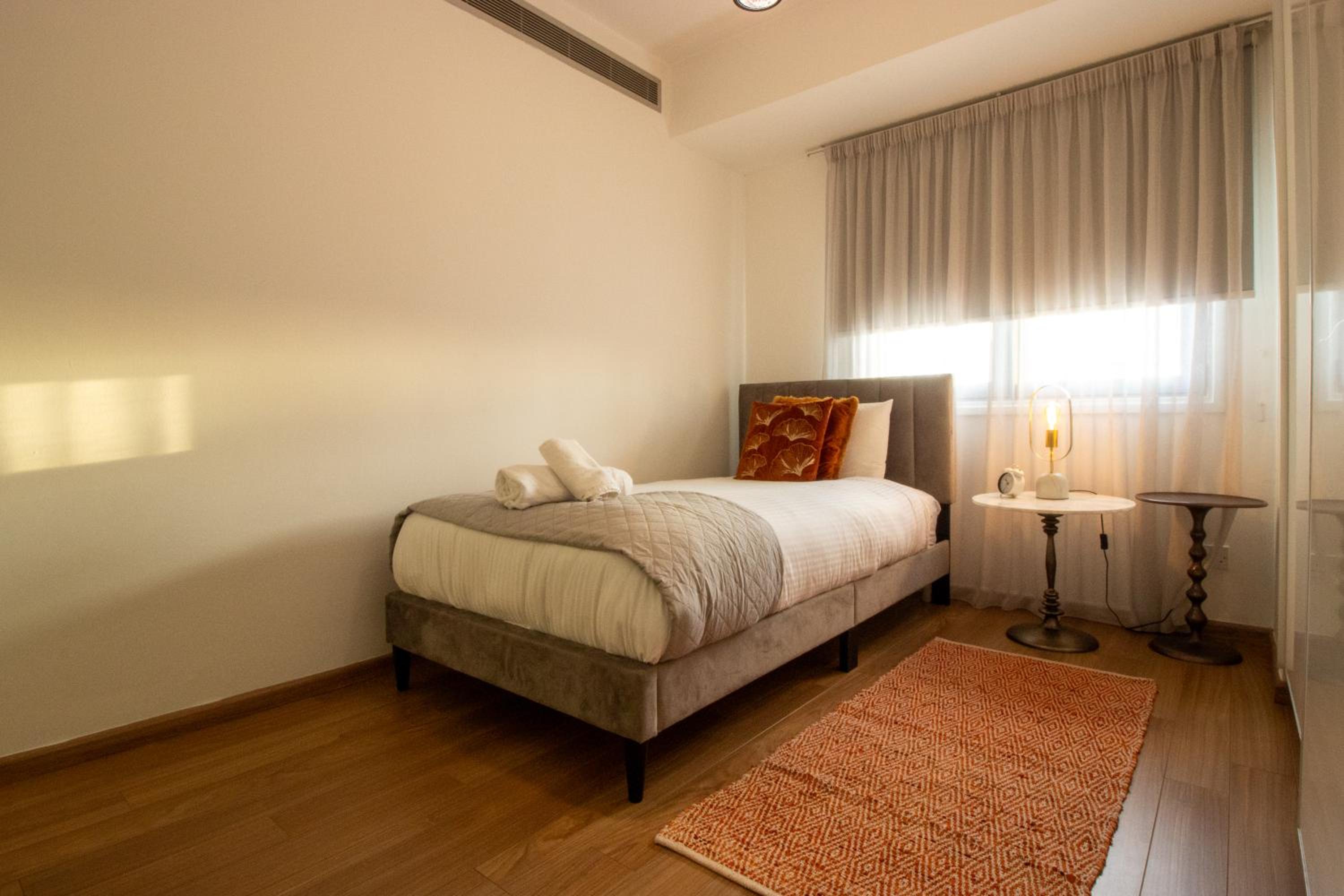Top Floor Gem: 3BR, Huge Veranda