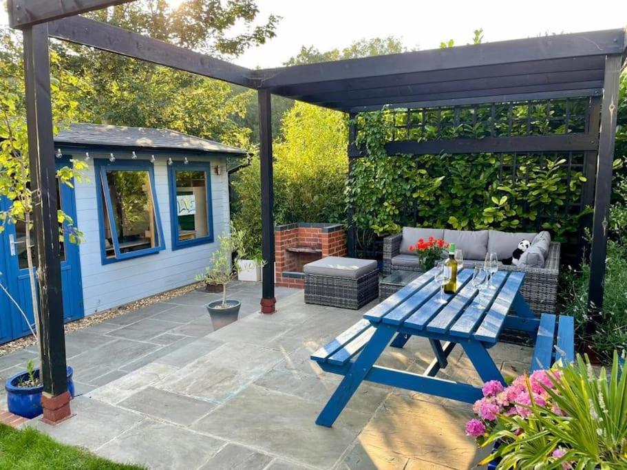 CHERRY MEWS by BOURNECOAST - A Detached Holiday Home with Parking and a Garden - HB7358 view 2