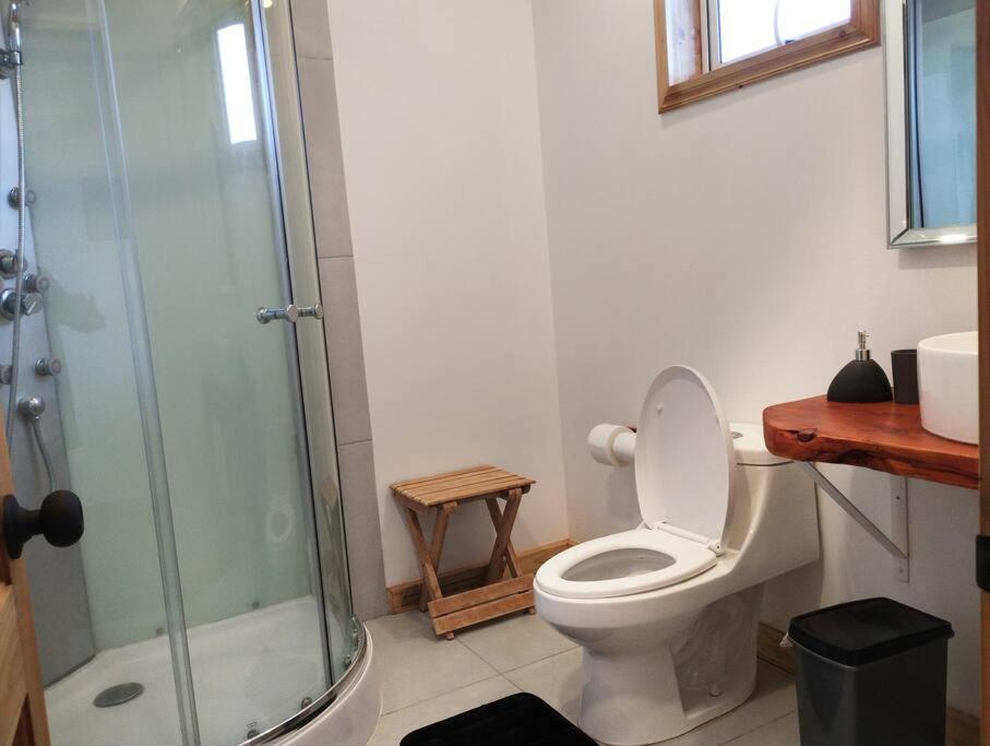Casa vista al lago y piscina a 7 minutos del centro