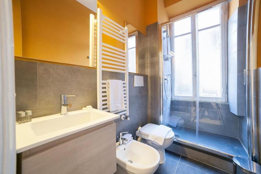 Monti 3 bedroom apartment Colisseum — Rome photo 4