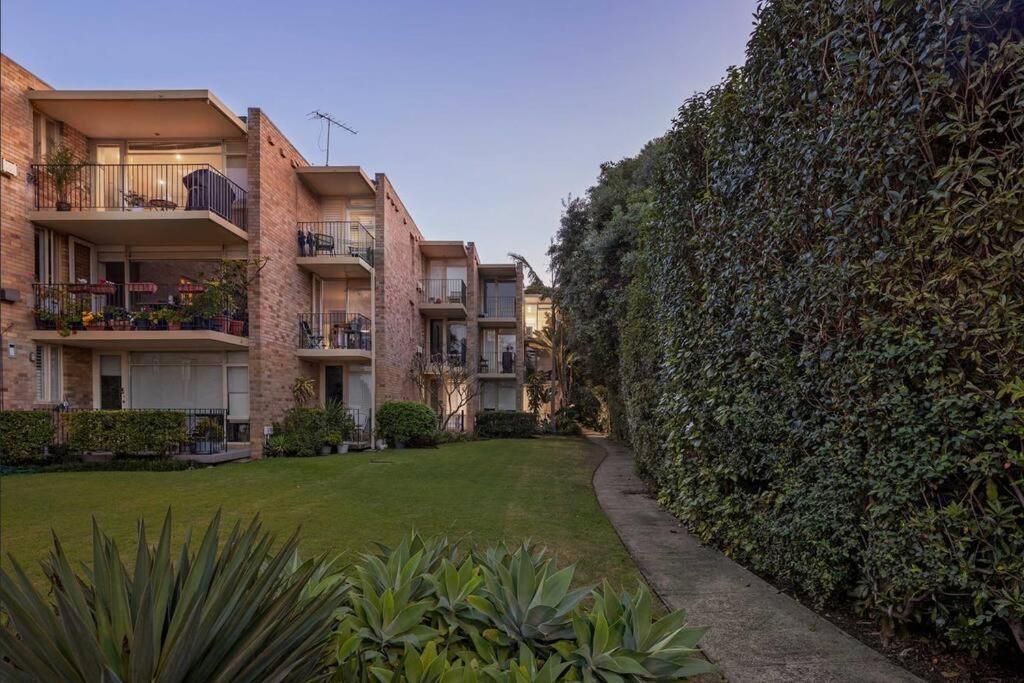 Balmoral Beach Front 2 Bedroom Waterview Mosman