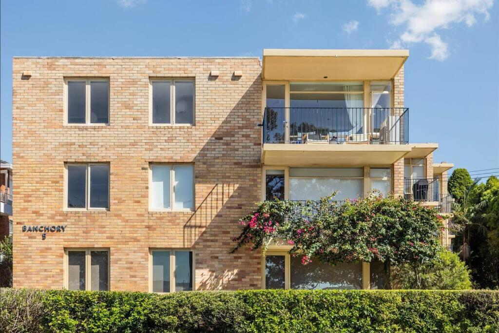 Balmoral Beach Front 2 Bedroom Waterview Mosman