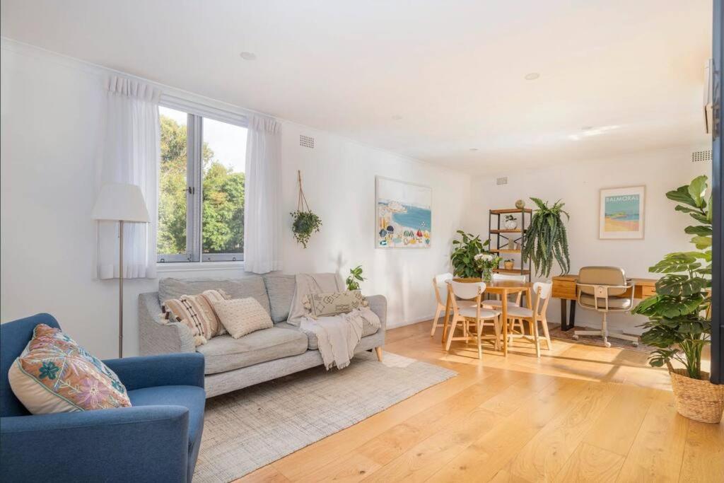 Balmoral Beach Front 2 Bedroom Waterview Mosman