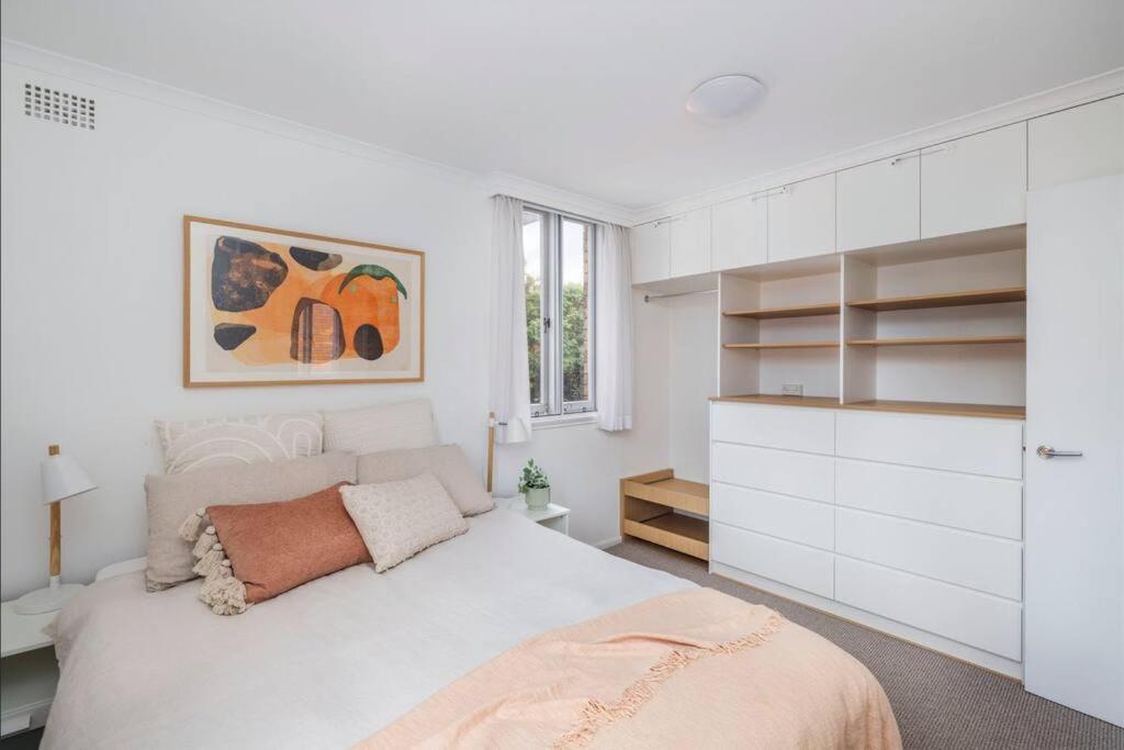 Balmoral Beach Front 2 Bedroom Waterview Mosman