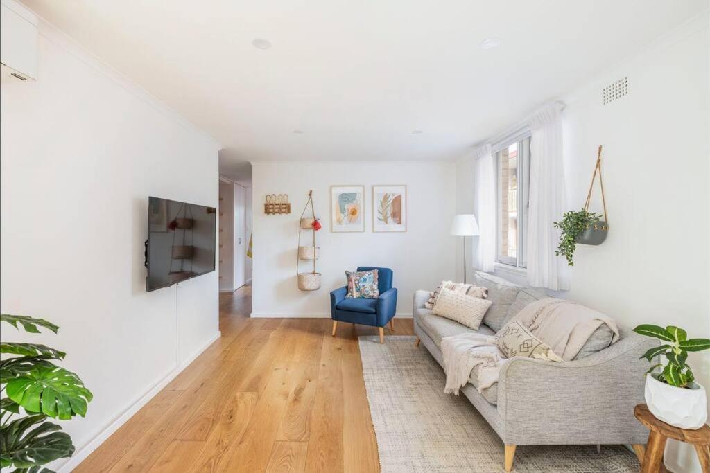 Balmoral Beach Front 2 Bedroom Waterview Mosman