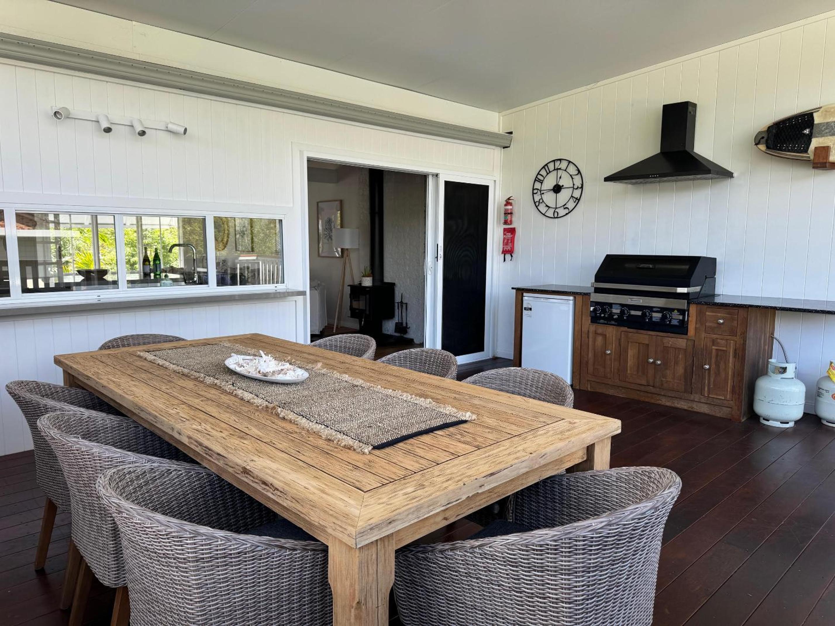 Shoaly House and Shoaly House Cottage - perfect for multiple families & wedding groups