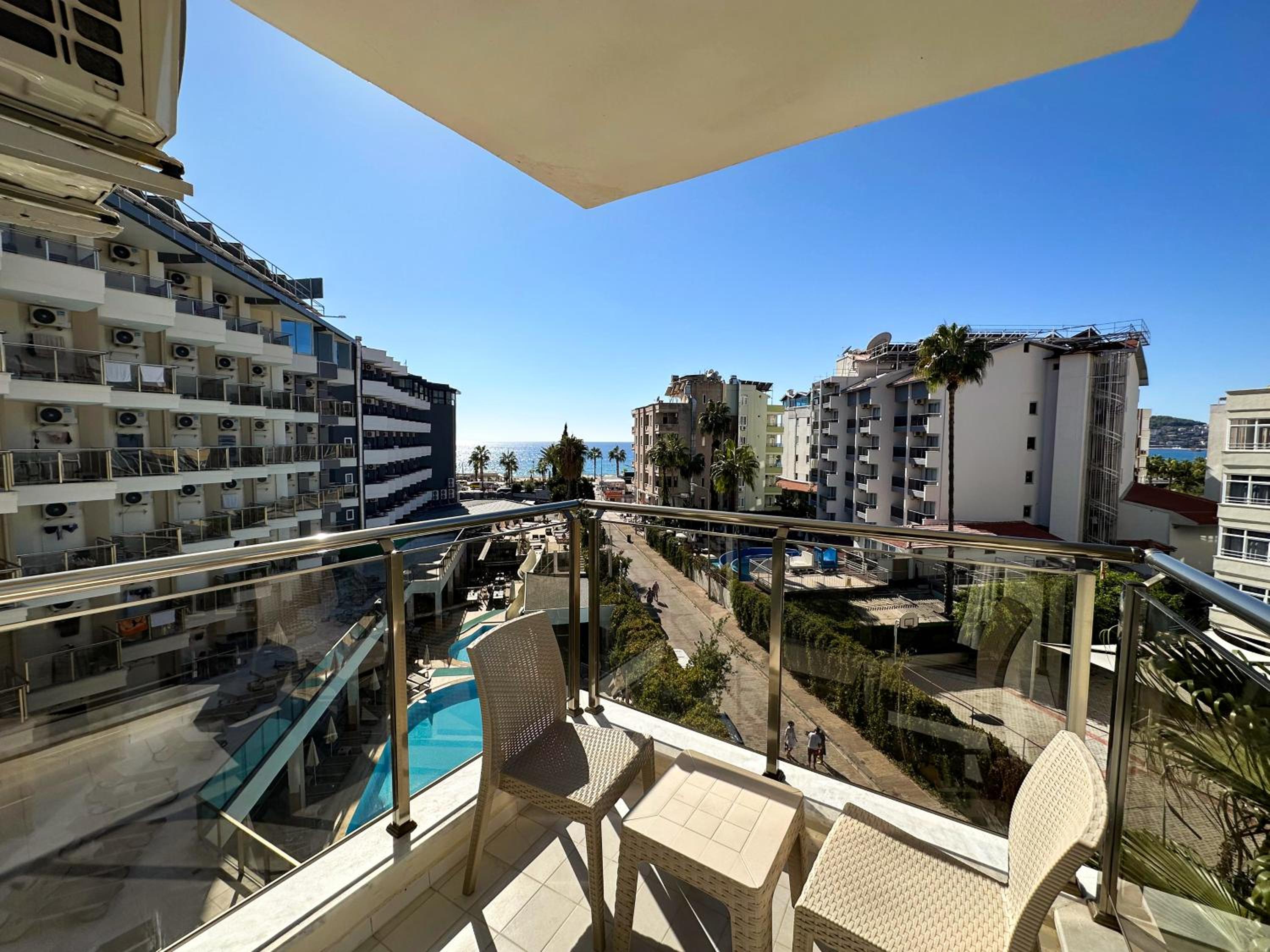 Monte Carlo Hotel - Image 20