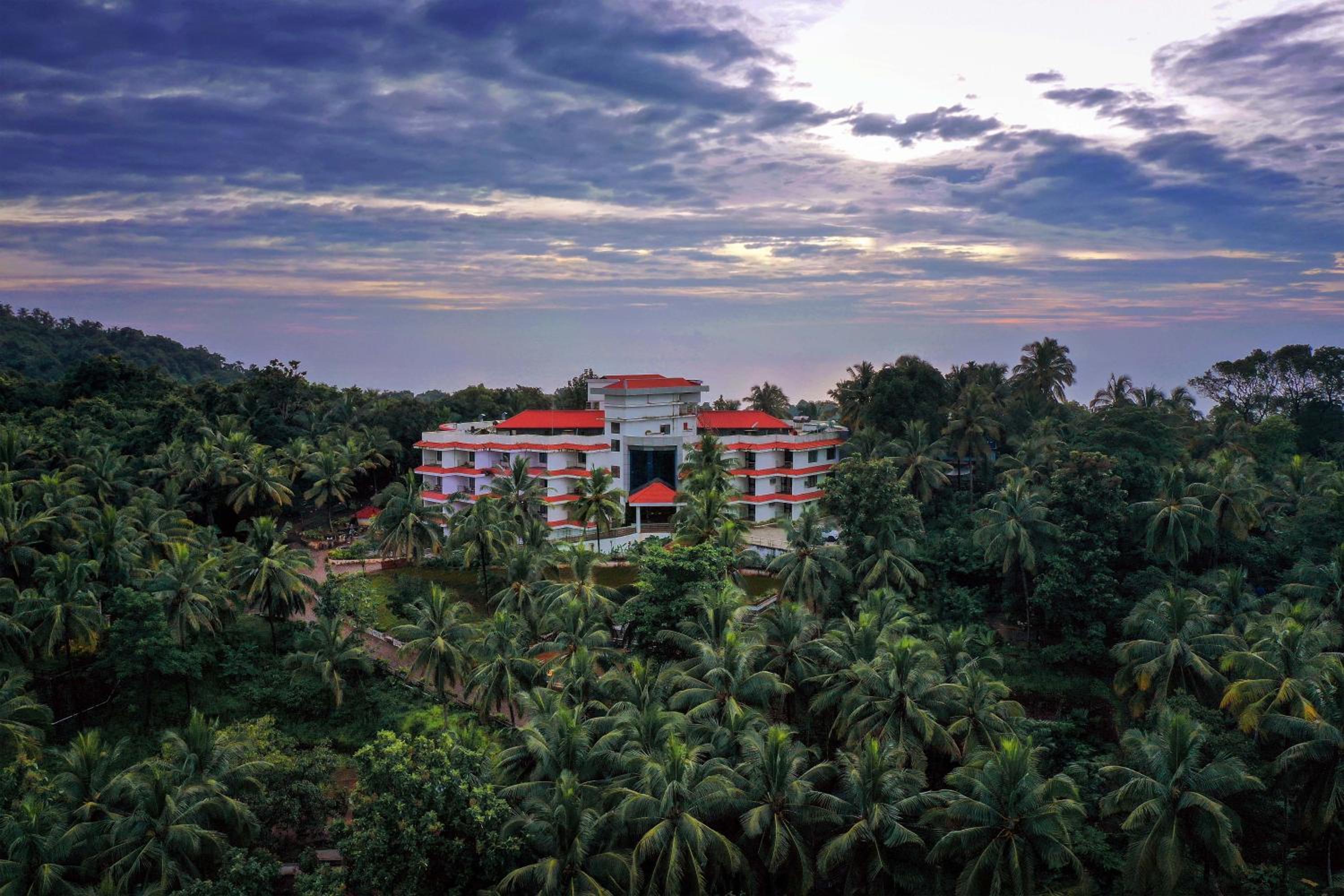 EZHIMALA AYURVEDA AND WELLNESS RESORT view 3