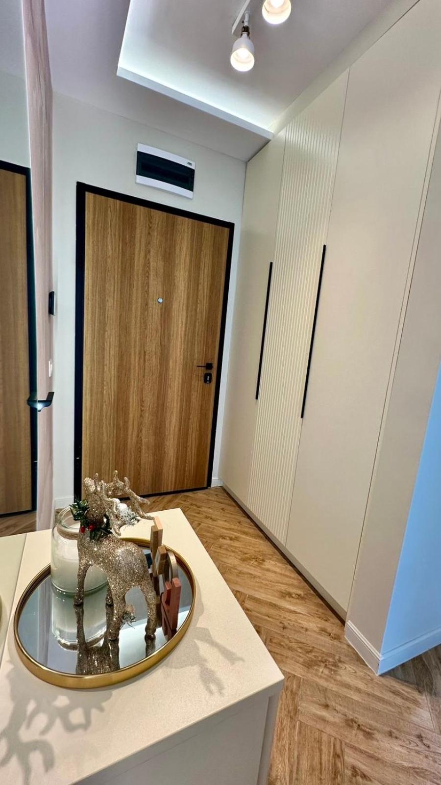 High End Elegant Living & Free Parking