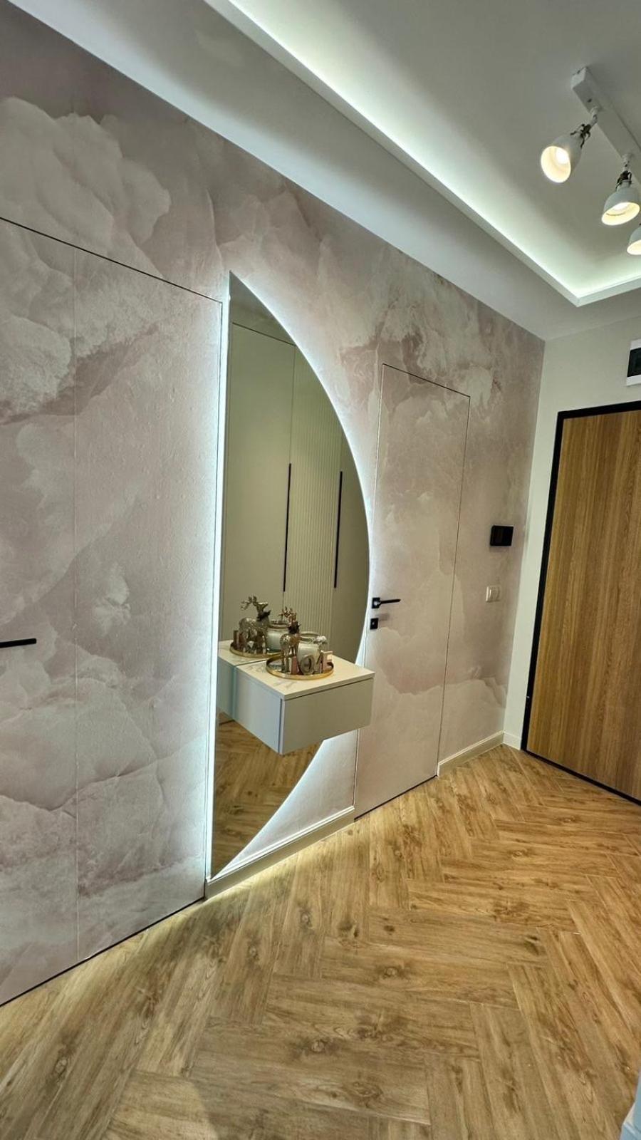 High End Elegant Living & Free Parking