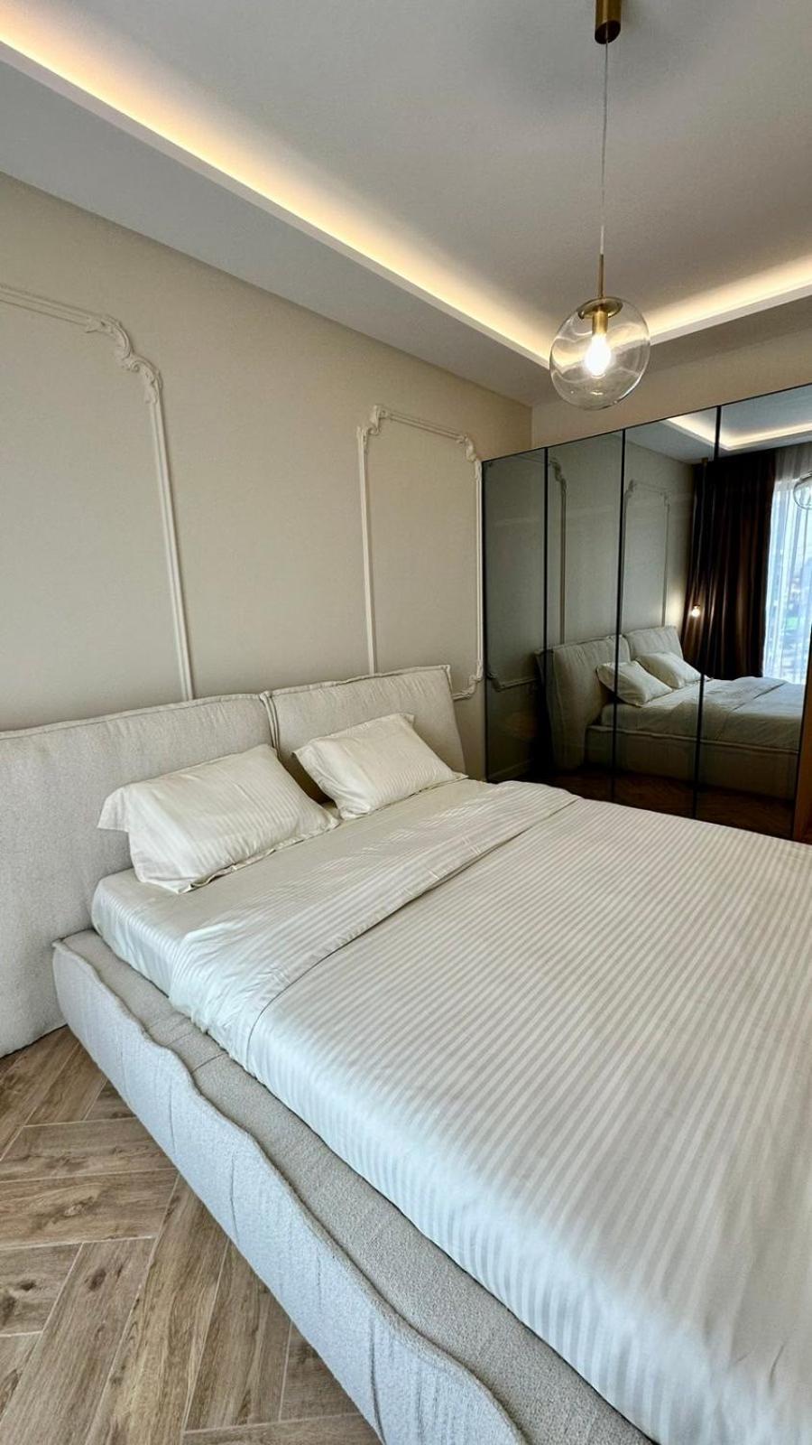 High End Elegant Living & Free Parking
