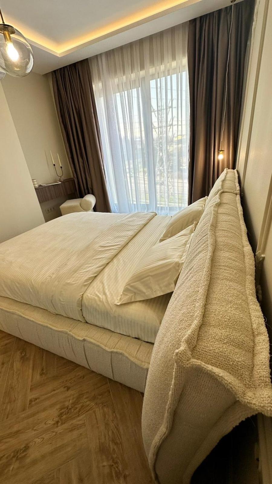 High End Elegant Living & Free Parking