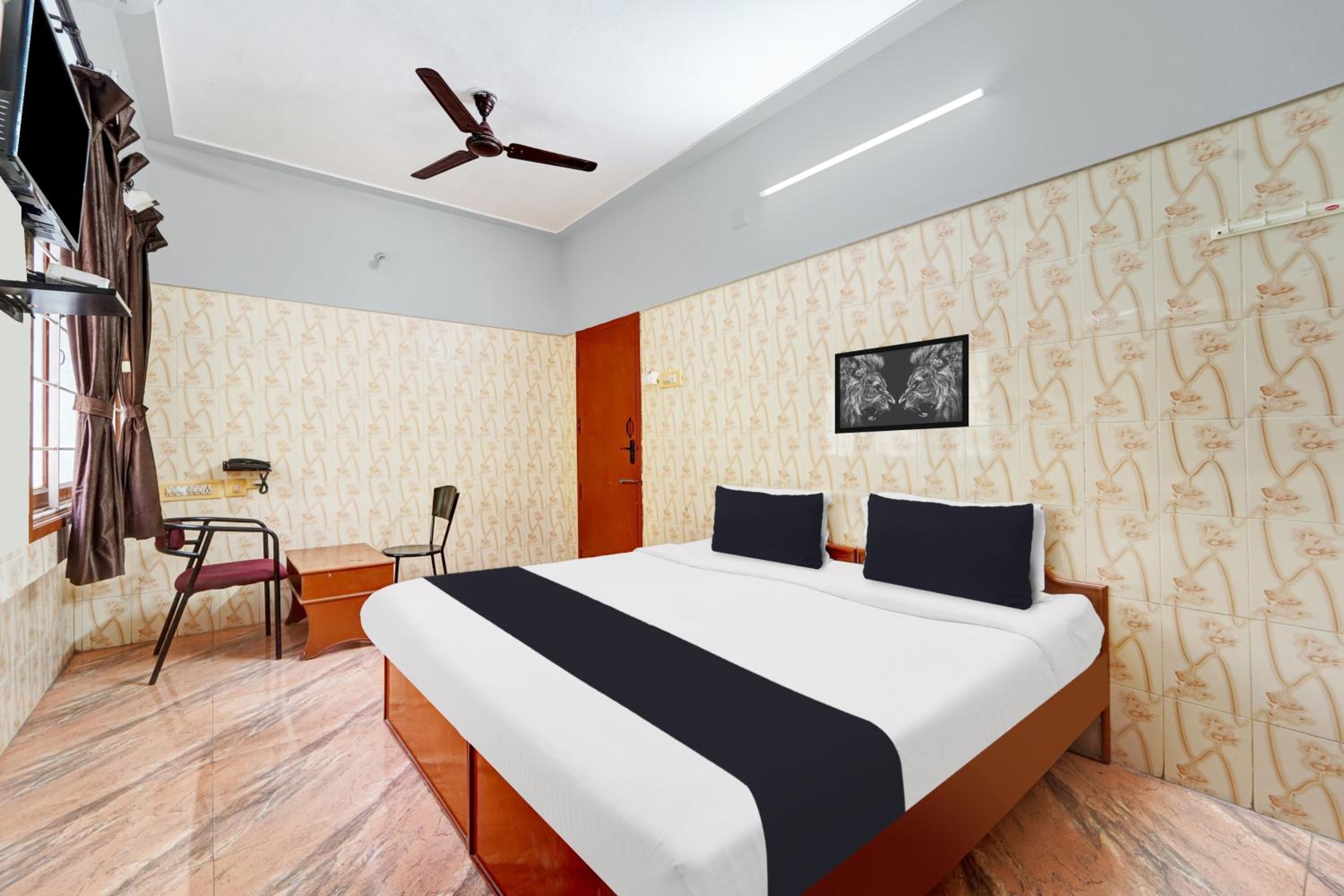 Super Hotel O Tiruppur Near Railway station view 3