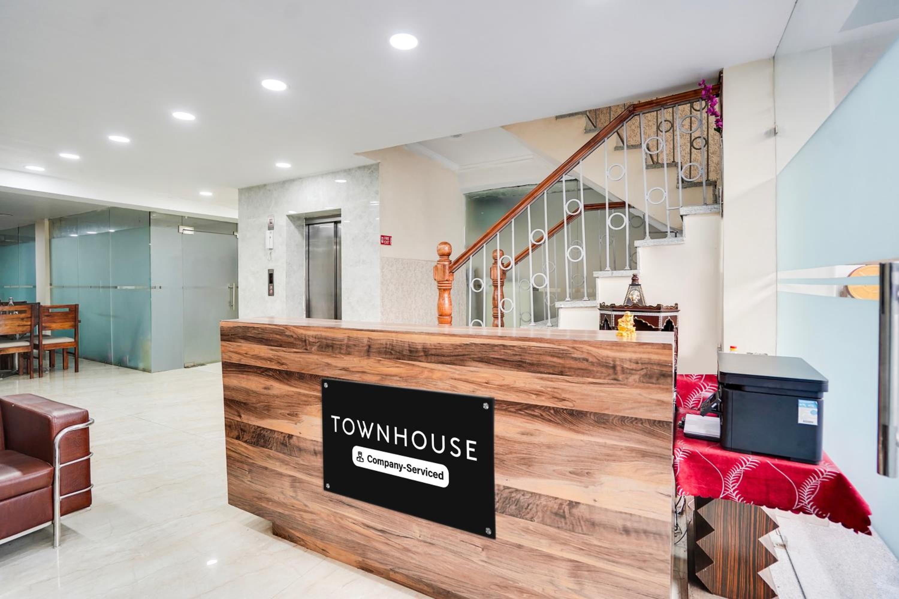 Townhouse Sector 63 A Noida - Image 4