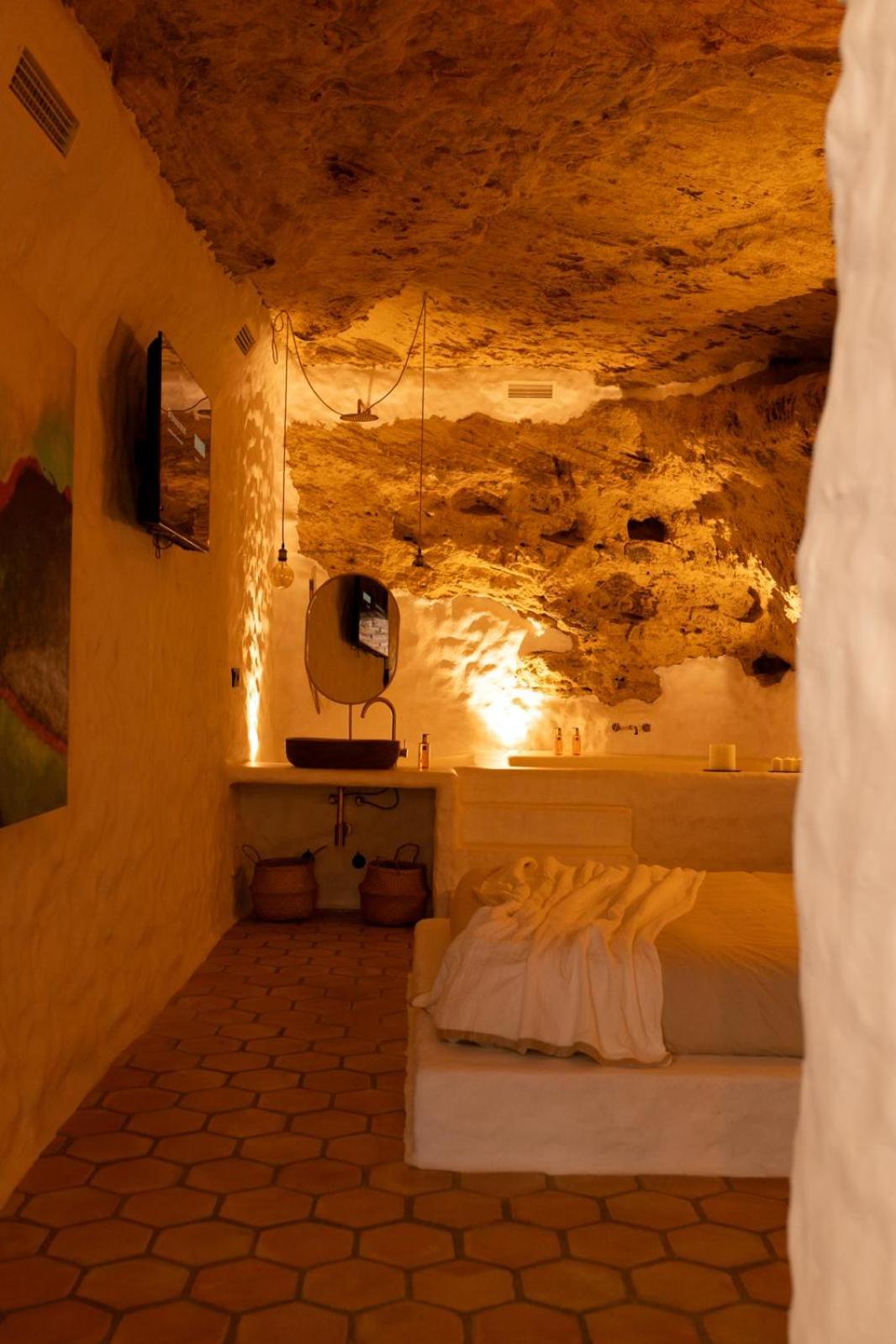 Laan Arcos, casa cueva