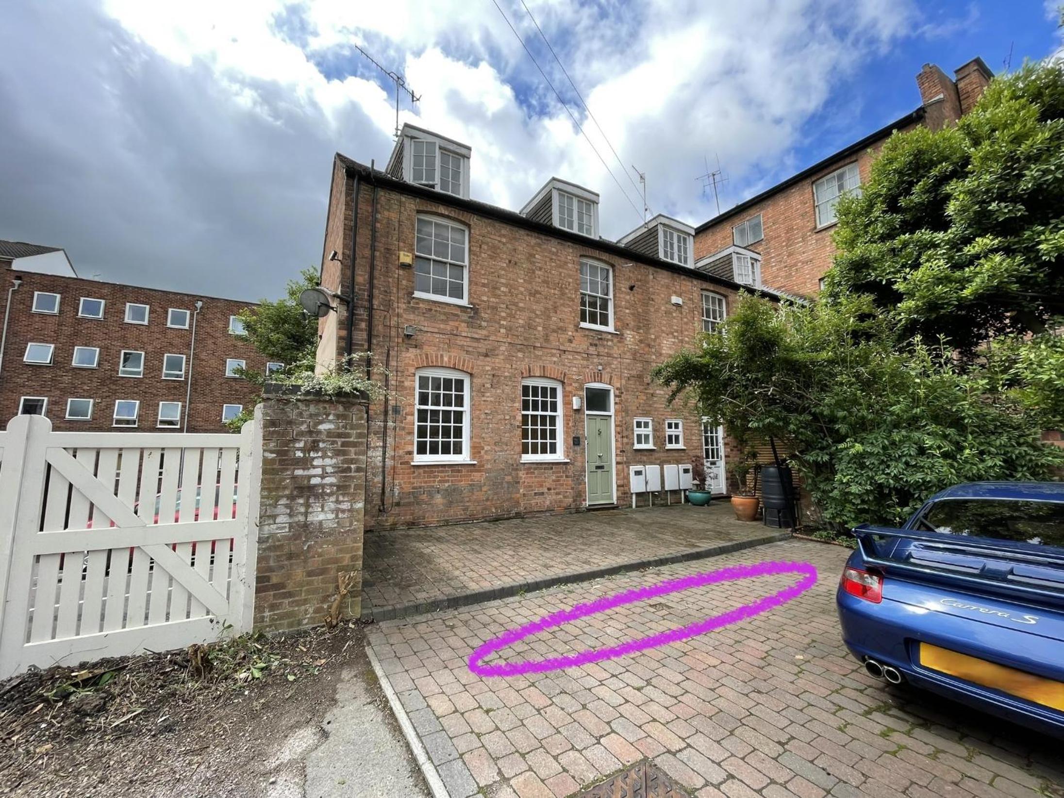 Luxury 3-bed Victorian Townhouse Hosted by Hutch Lifestyle
