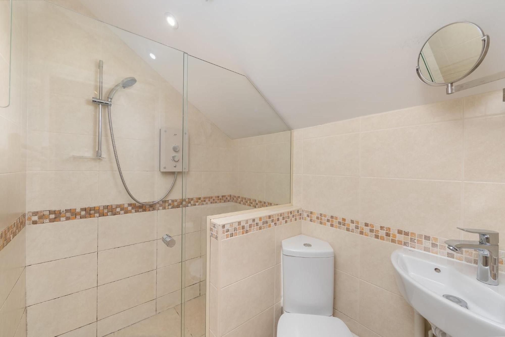 Spacious House in the Heart of Cheddar