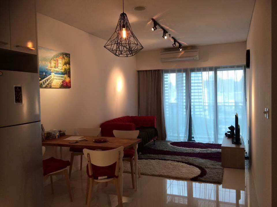 Bmchomes Mercu summer suite