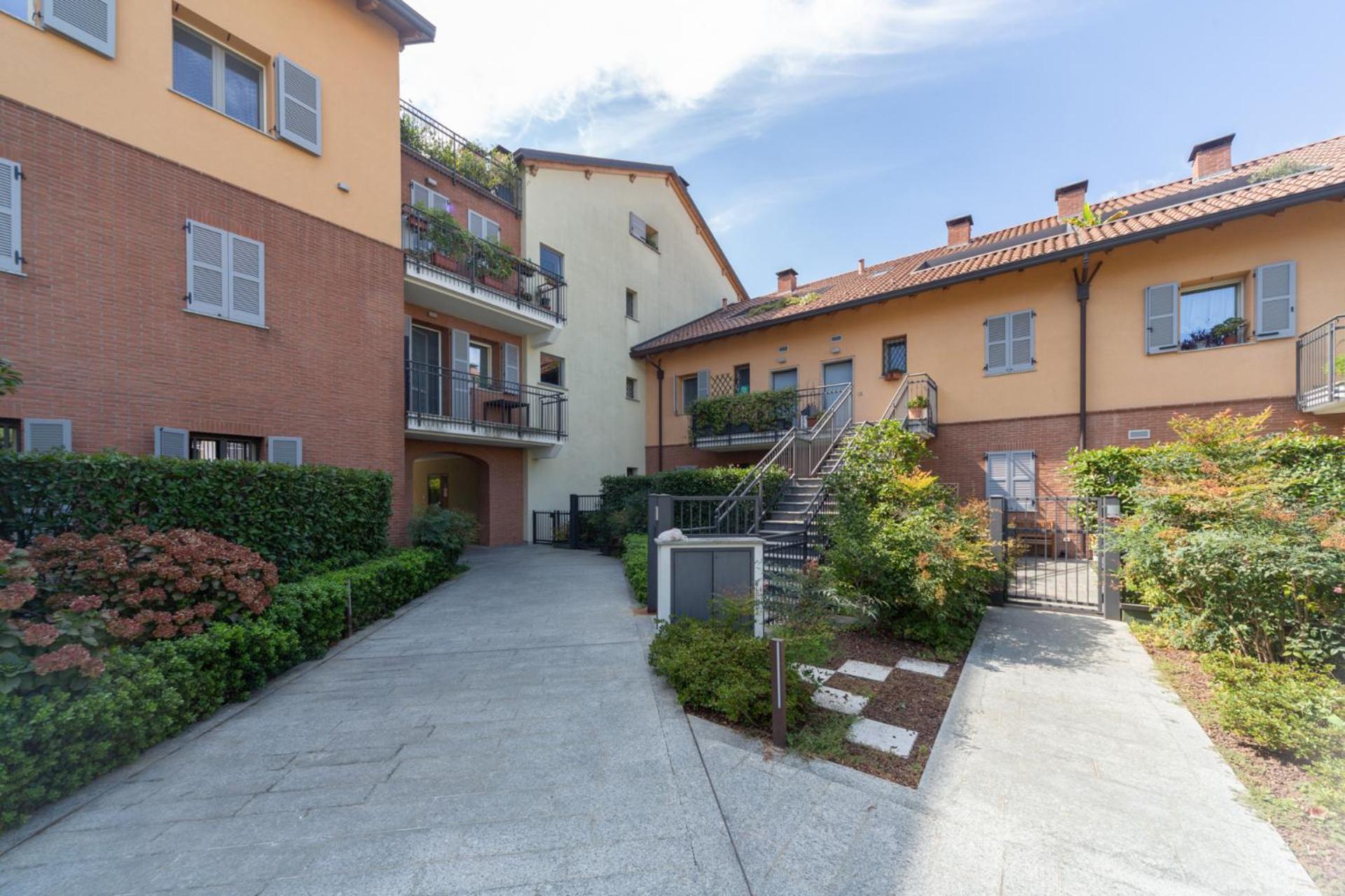 Spacious & Stylish 1-Bedroom Apartment with terrace