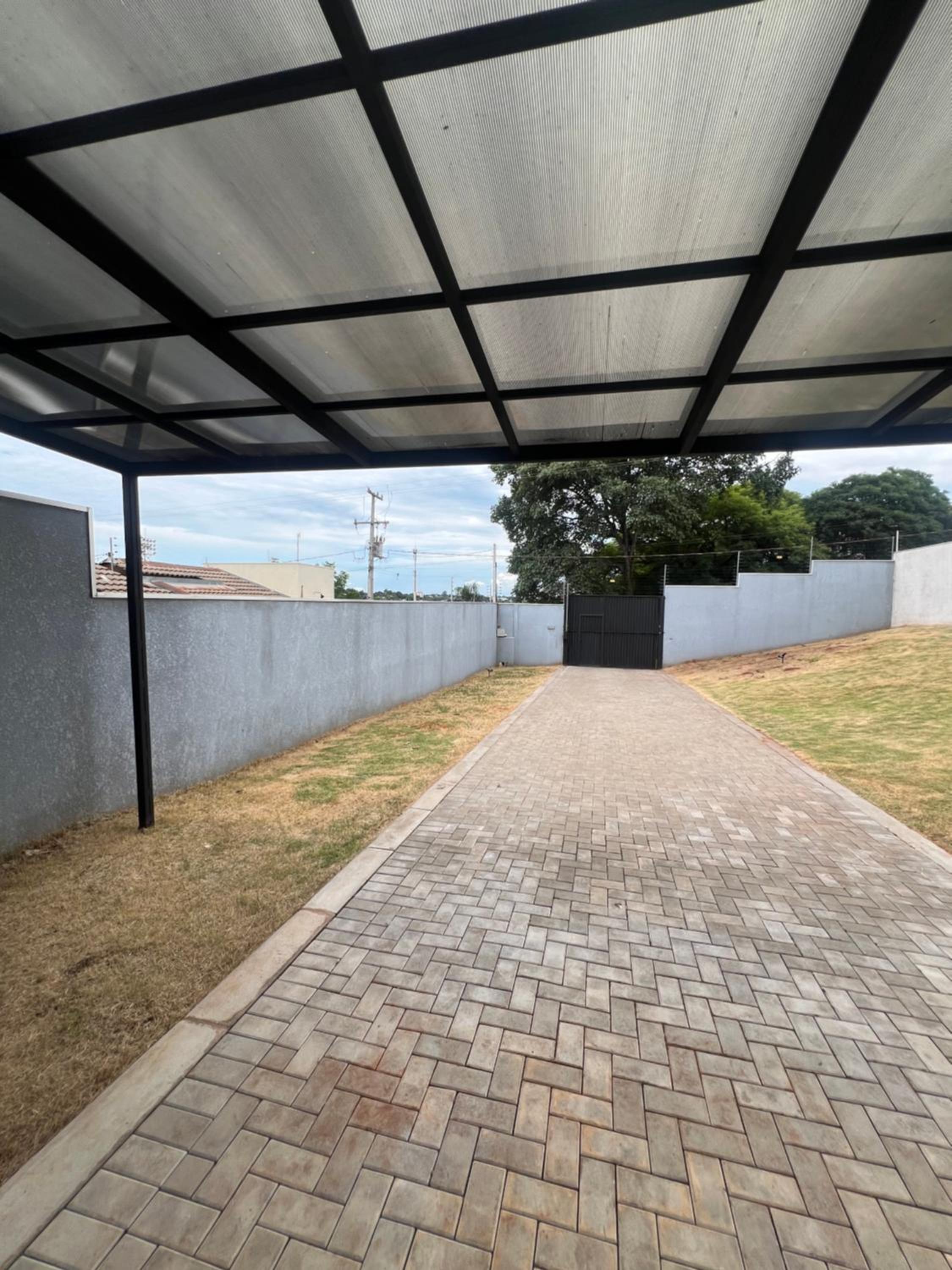 Sobrado confortavel e central