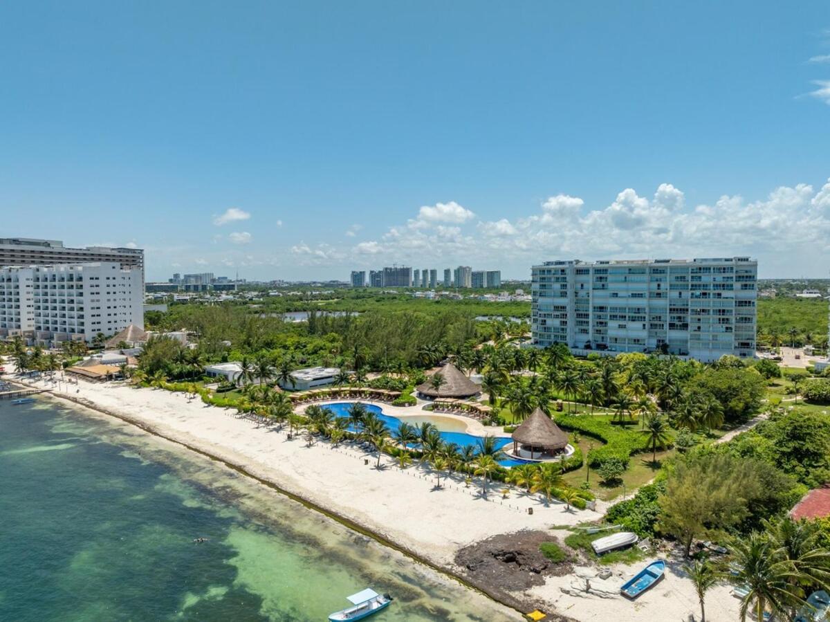 Beach Front Apartment with beach access AMARA