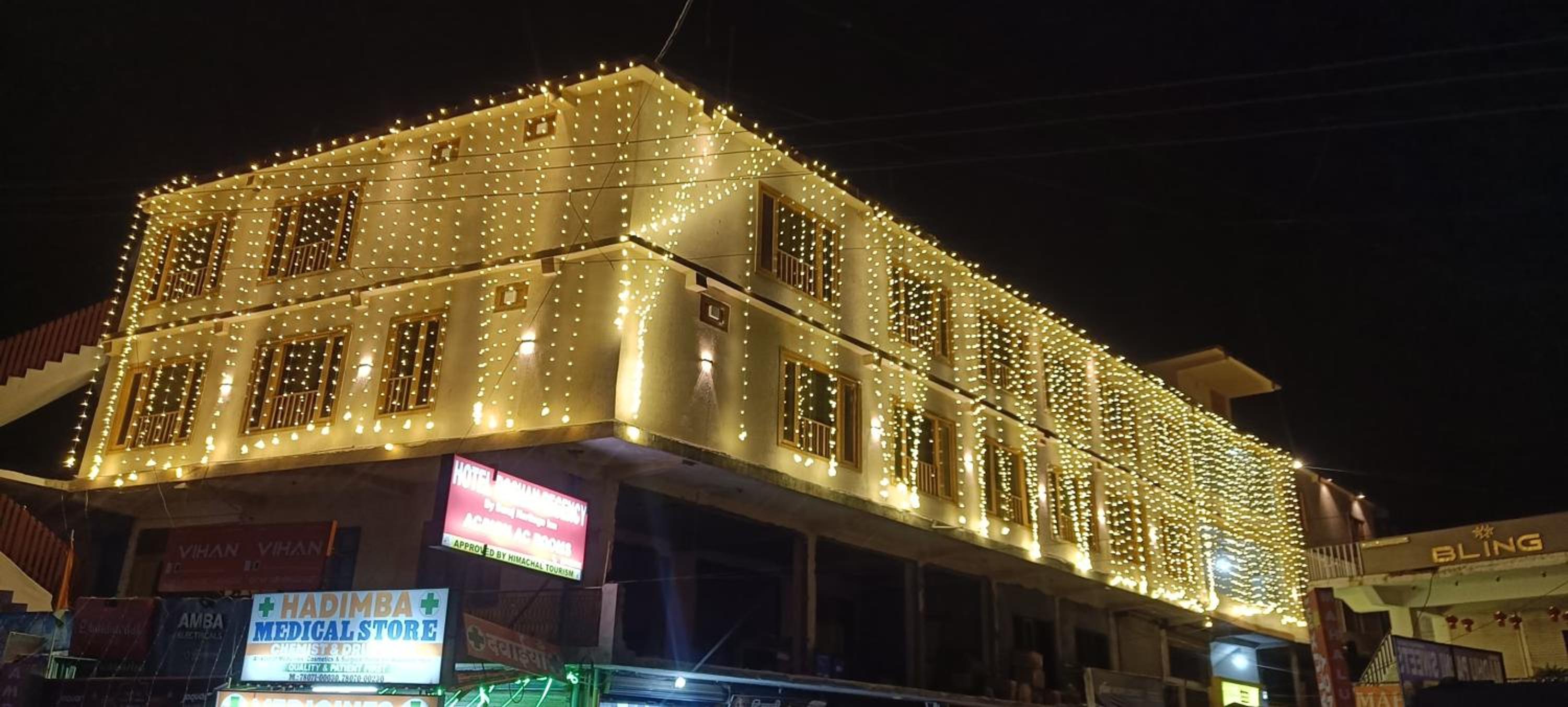 HOTEL ROSHAN REGENCY By seraj heritage