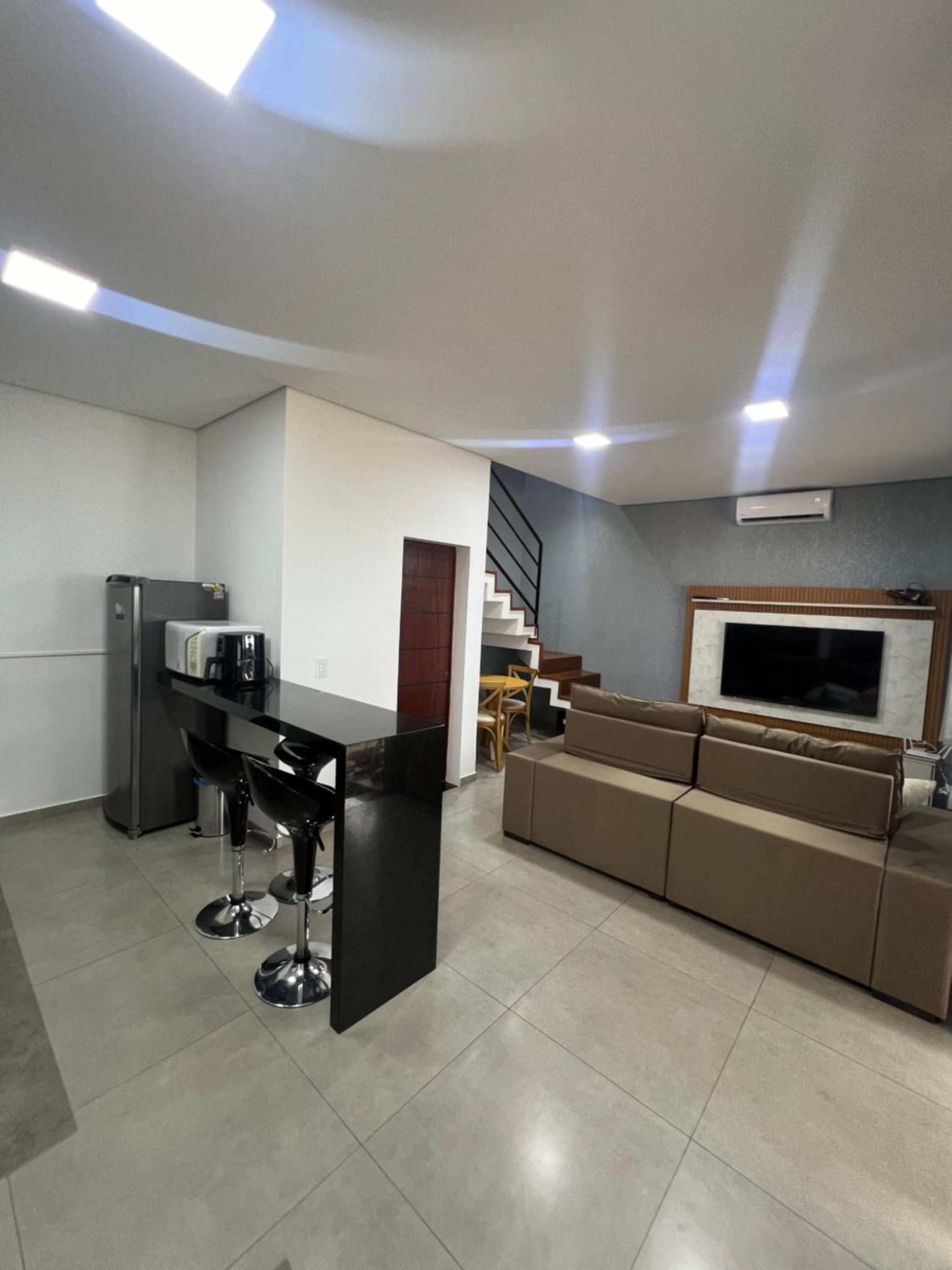 Sobrado confortavel e central