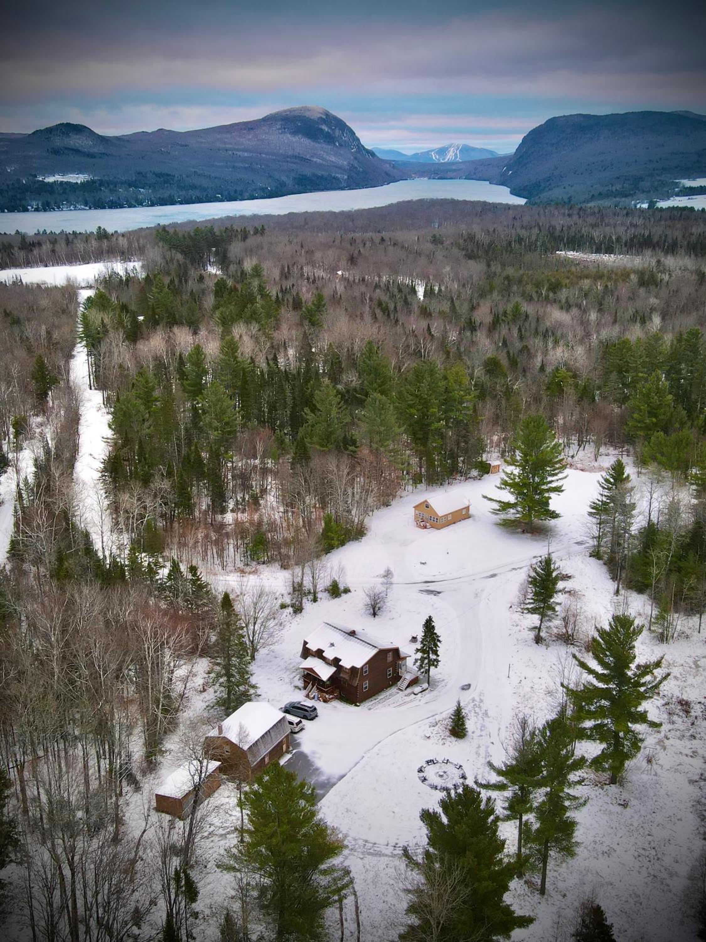 HGTV Log Cabin near Lake Willoughby, Burke, Jaypeak ang Kingdom Trails view 2