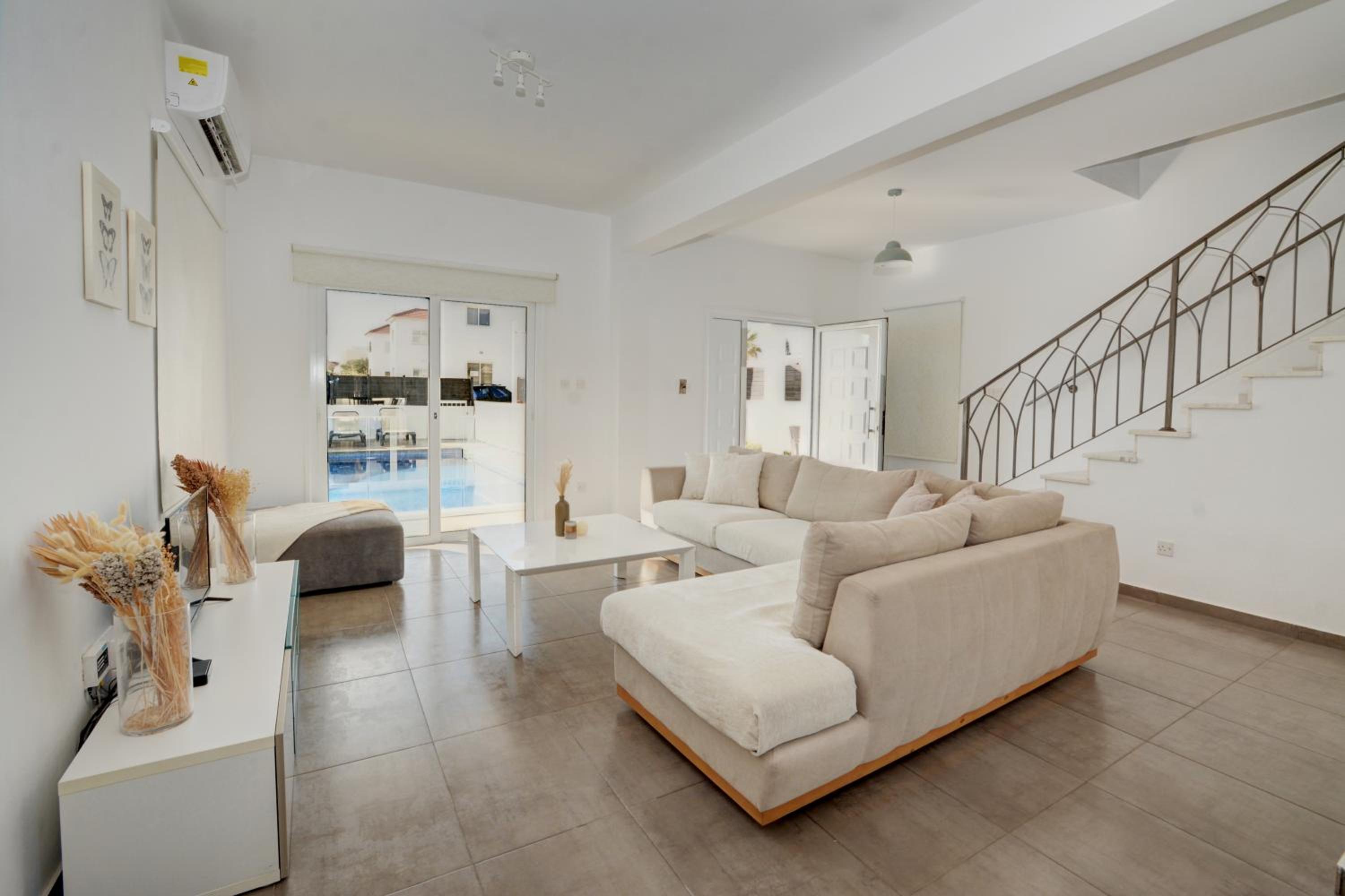 Nissi Villa Christa