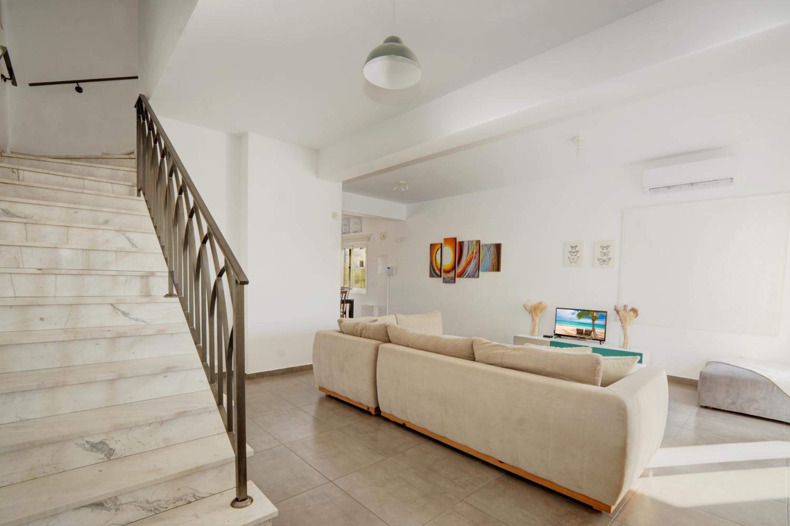 Nissi Villa Christa