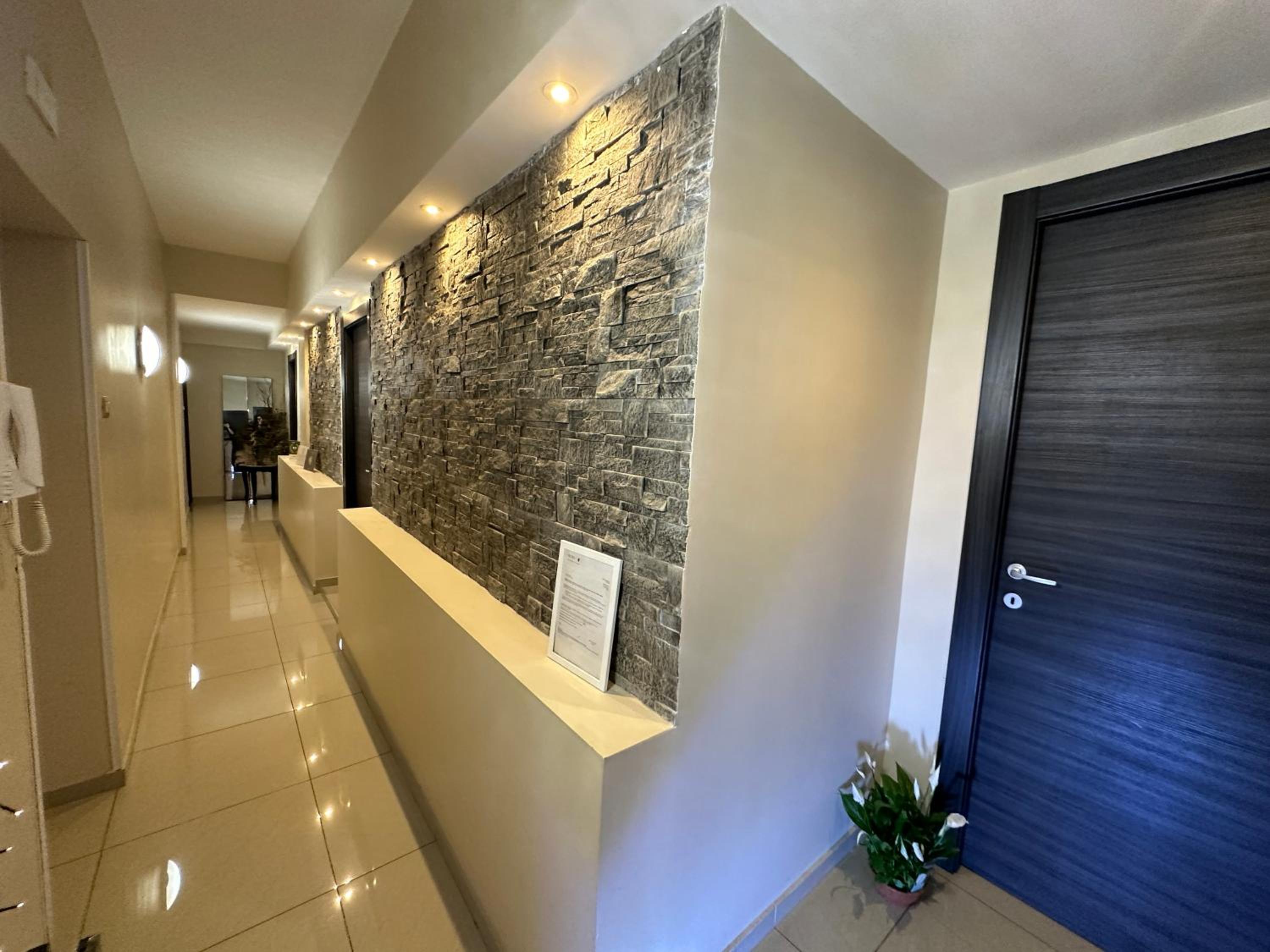 Candia Rooms