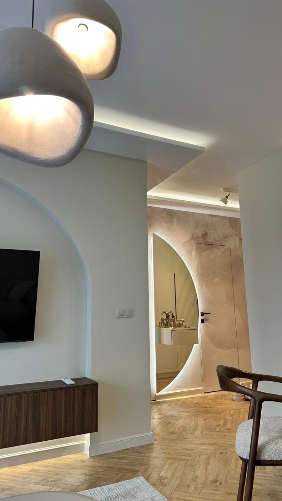 High End Elegant Living & Free Parking