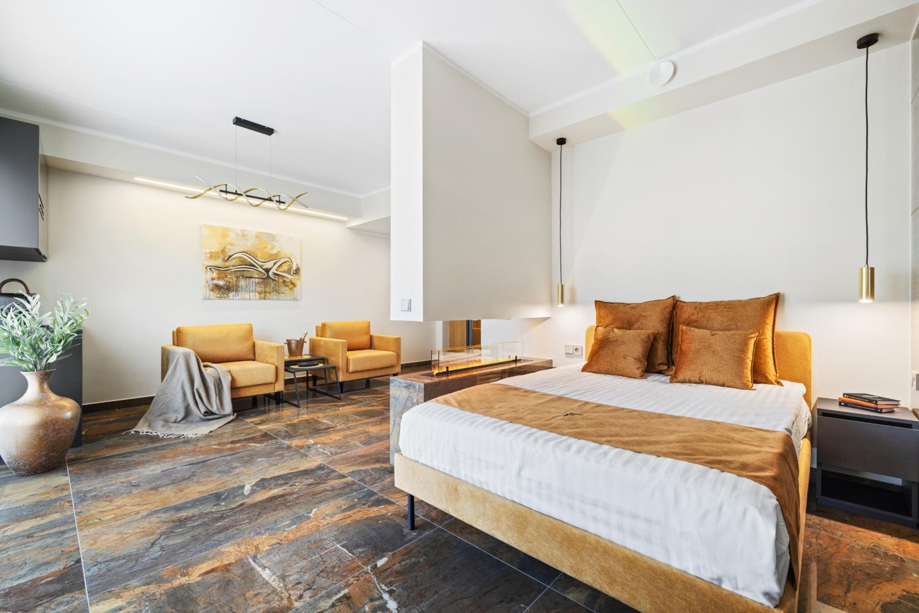F-Apartments - City Center with Fireplace, Contactless