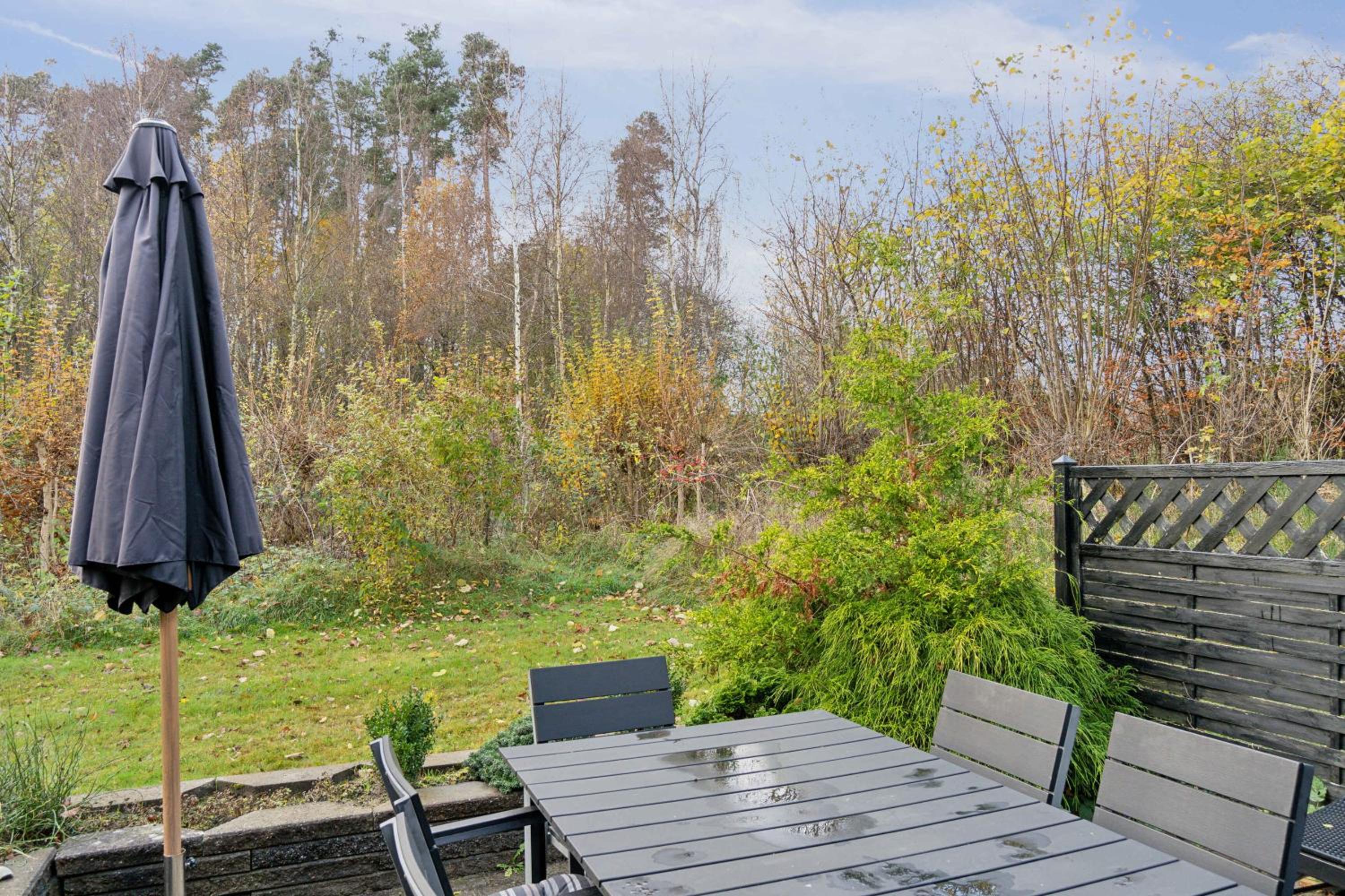 Cozy Cottage Steps From Lyngsbæk Beach
