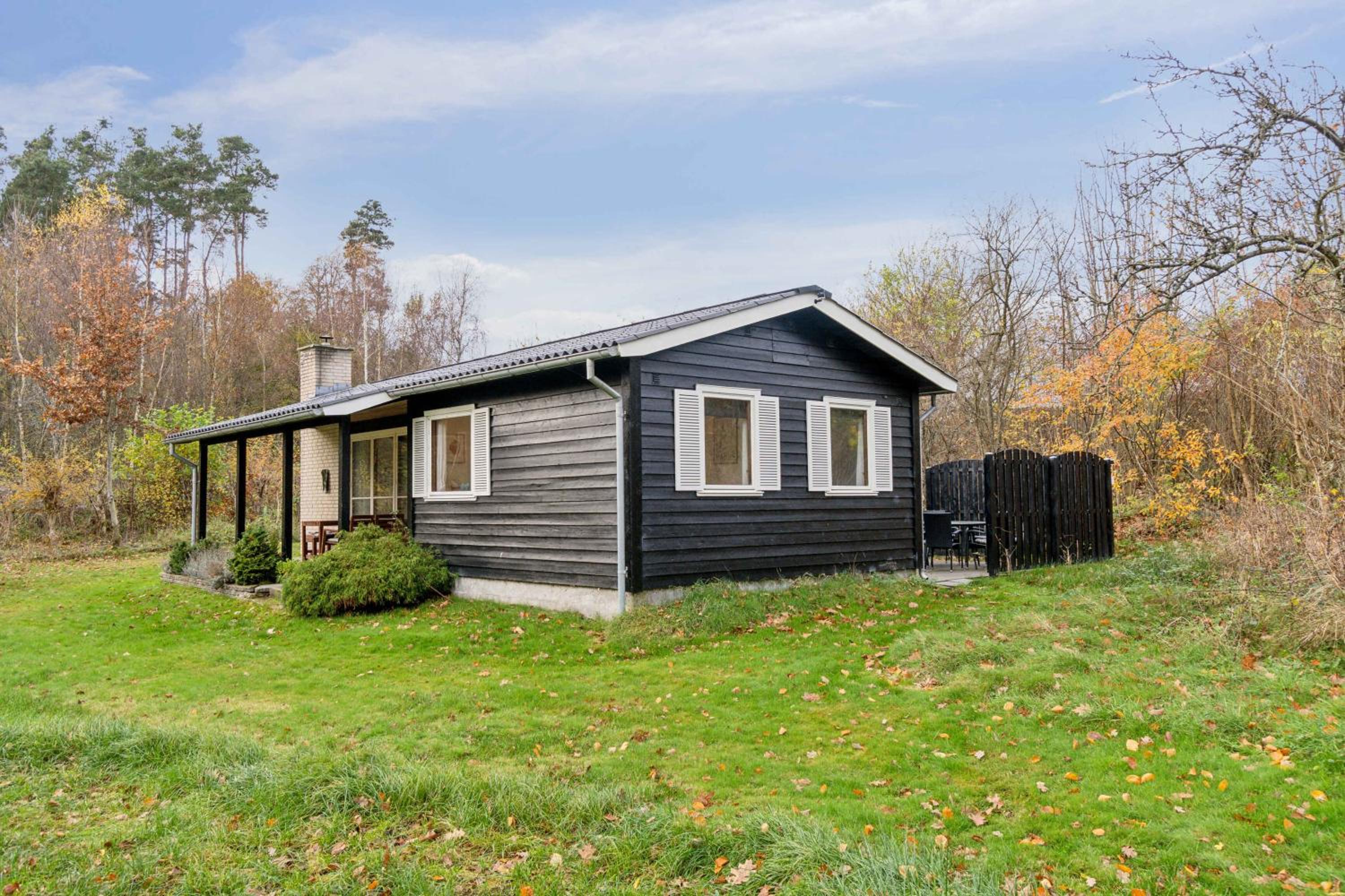 Cozy Cottage Steps From Lyngsbæk Beach