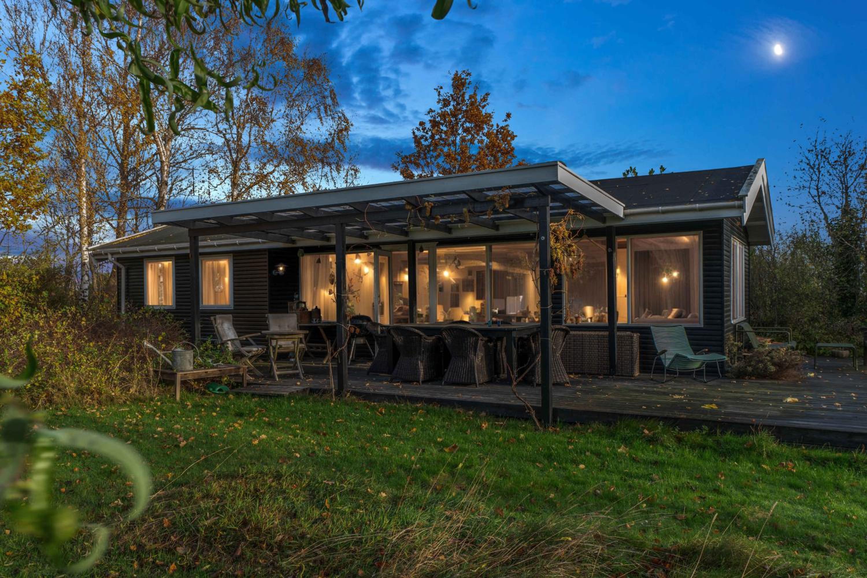 Cozy Summer House Near Vejby Beach