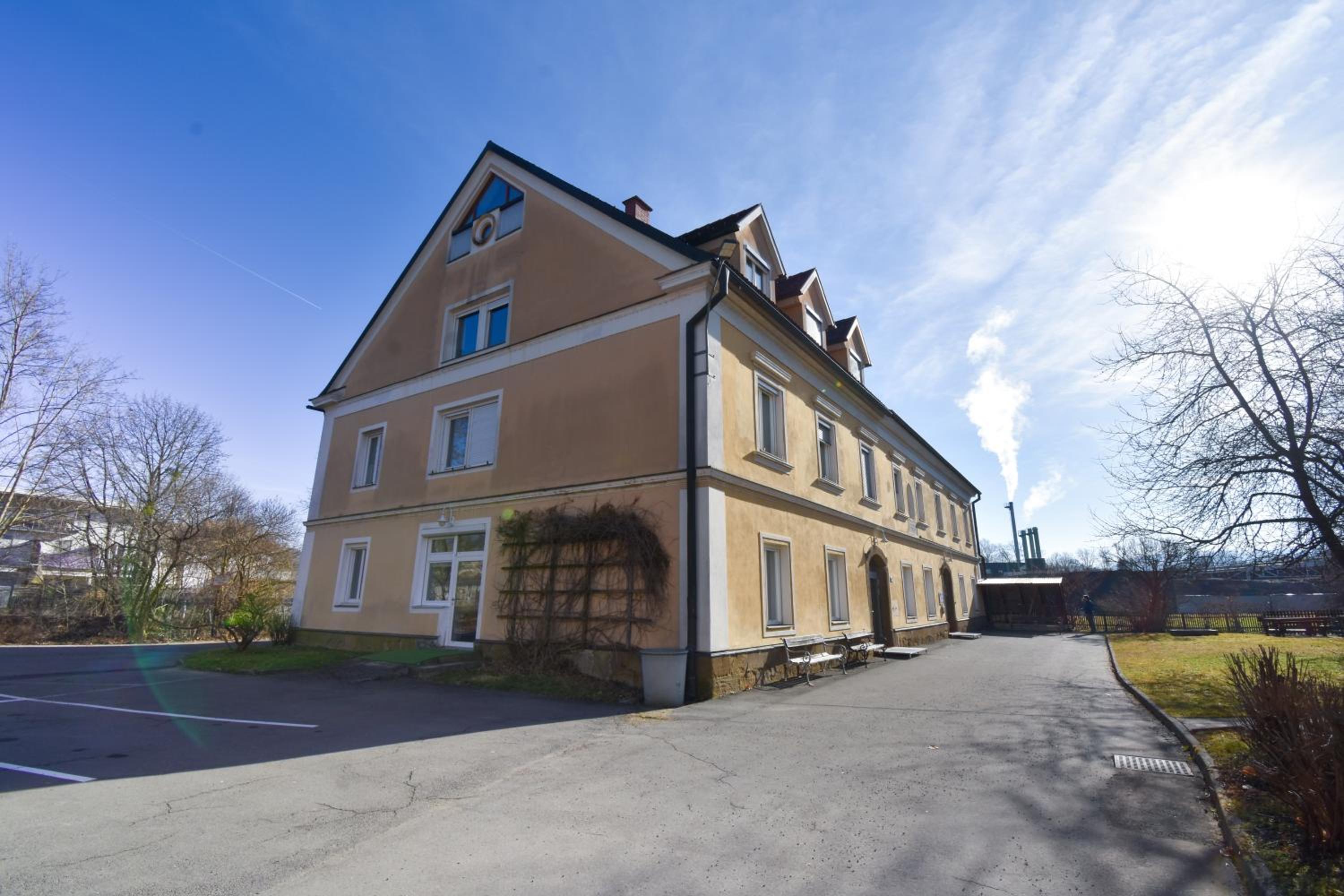 Altbauwohnung in städtischer Ruhelage